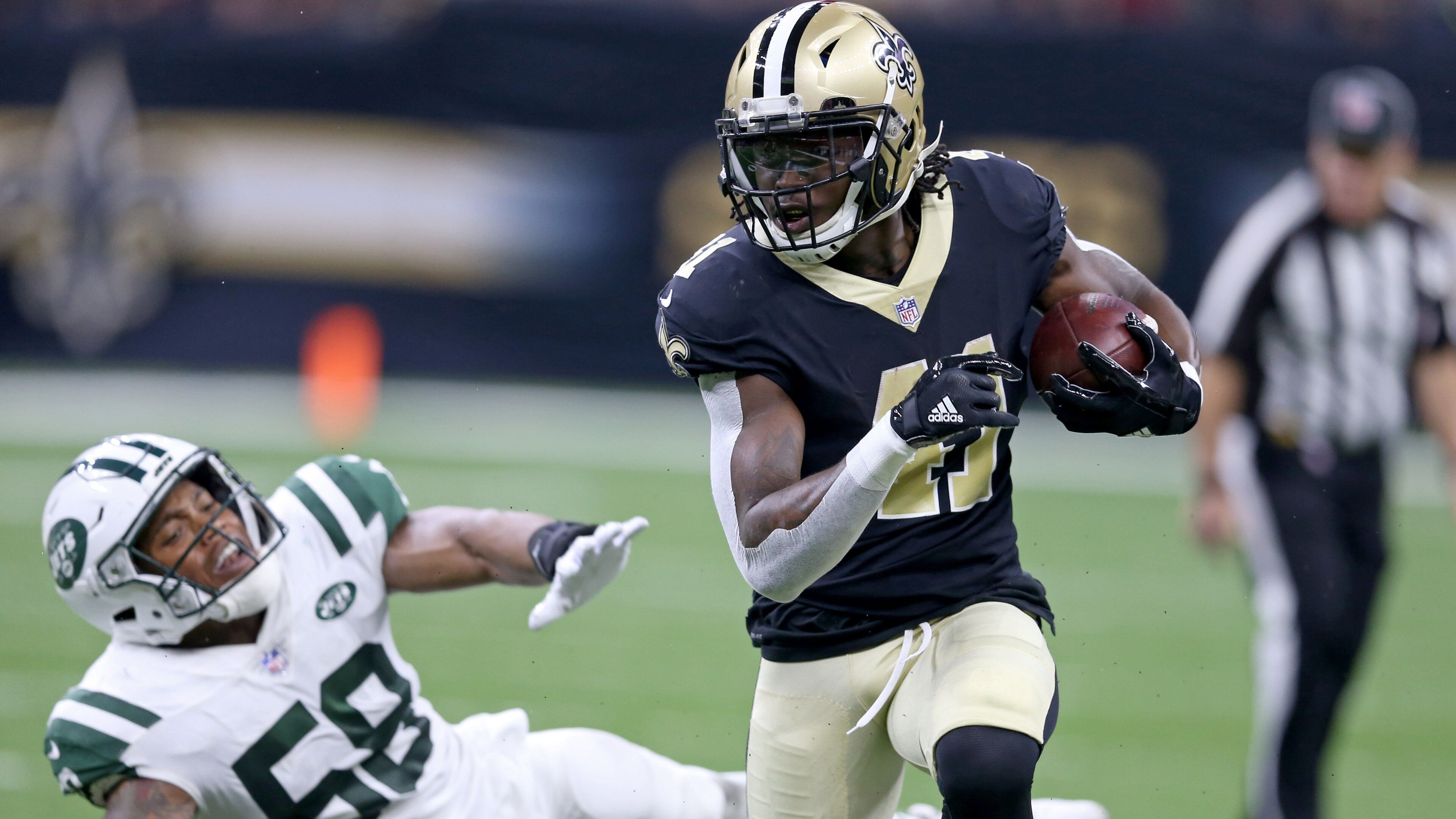 Alvin Kamara is the fourth rookie in NFL history with at least five rushing touchdowns and five receiving touchdowns.