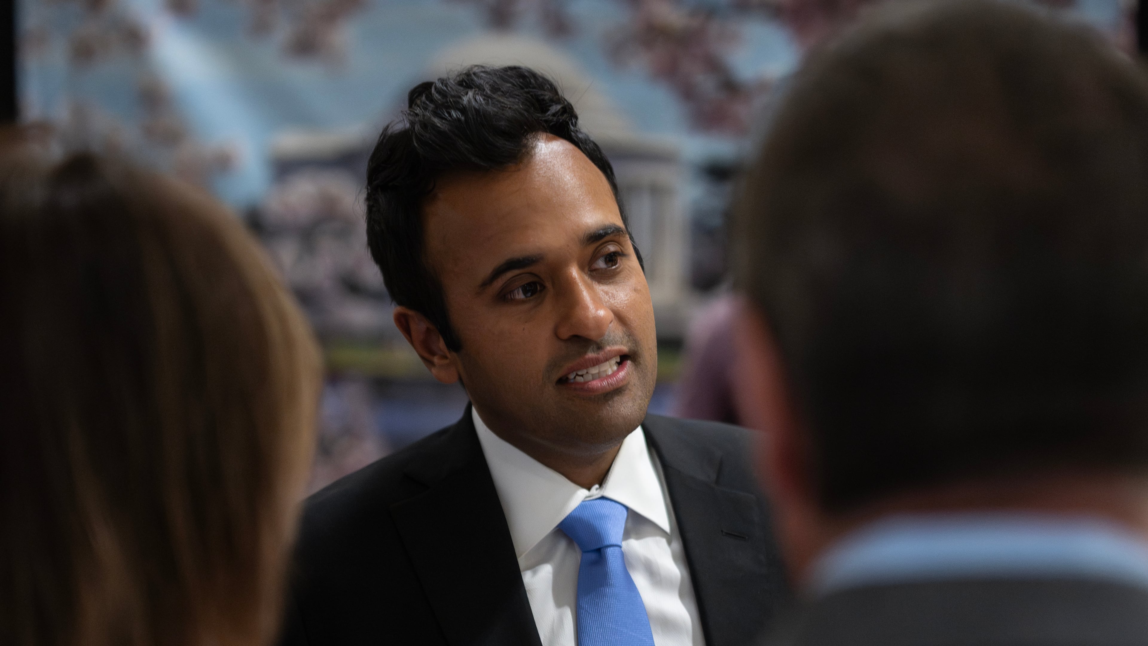 Republican Ohio gubernatorial candidate Vivek Ramaswamy speaks to supporters before the Warren County Republicans Lincoln Day Dinner at the Great Wolf Lodge in Mason, Ohio, Friday, April 10, 2026. (AP Photo/Carolyn Kaster)