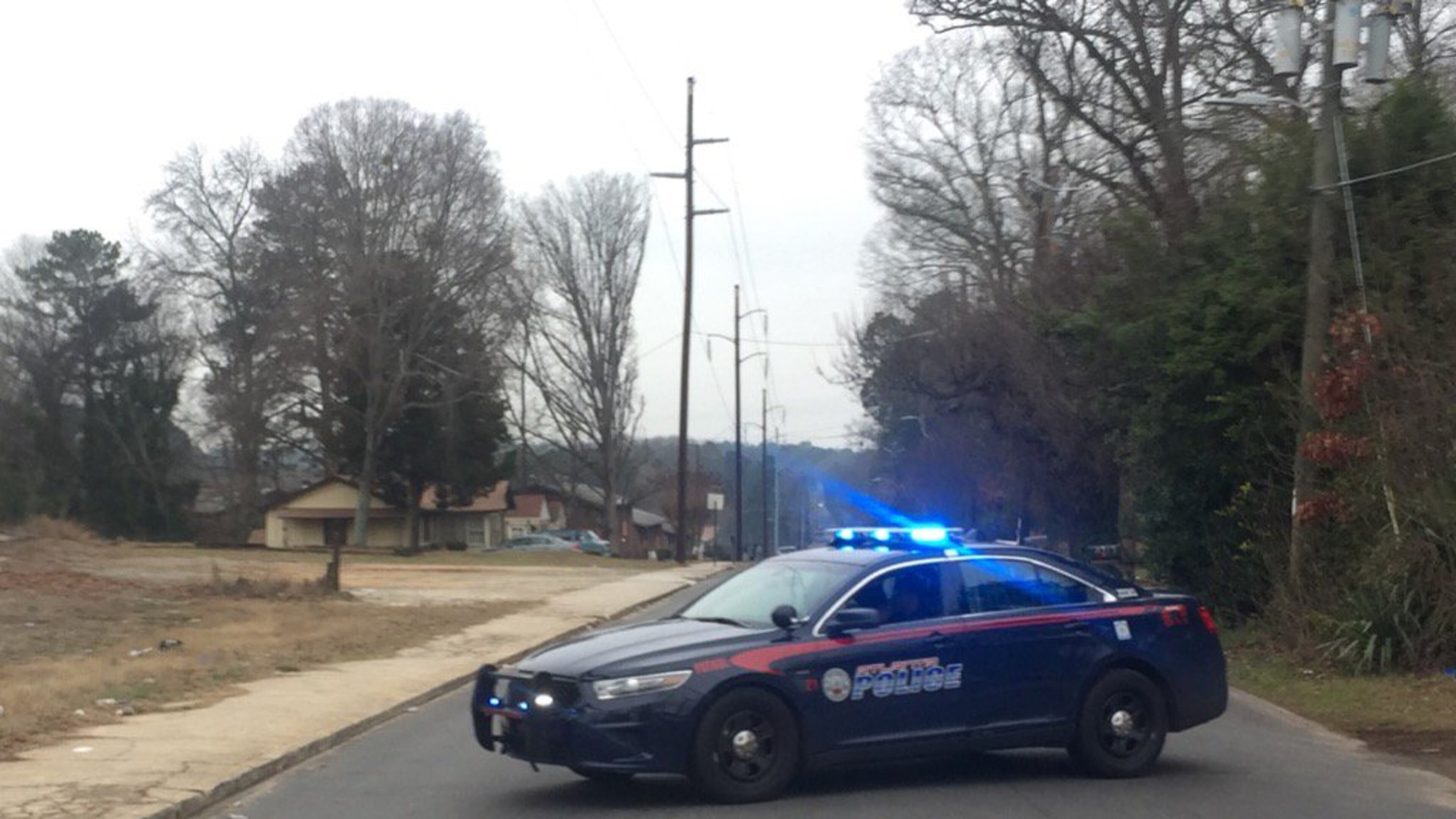 Atlanta police are investigating a deadly shooting at an apartment complex on Delmar Lane. (Credit: Channel 2 Action News)