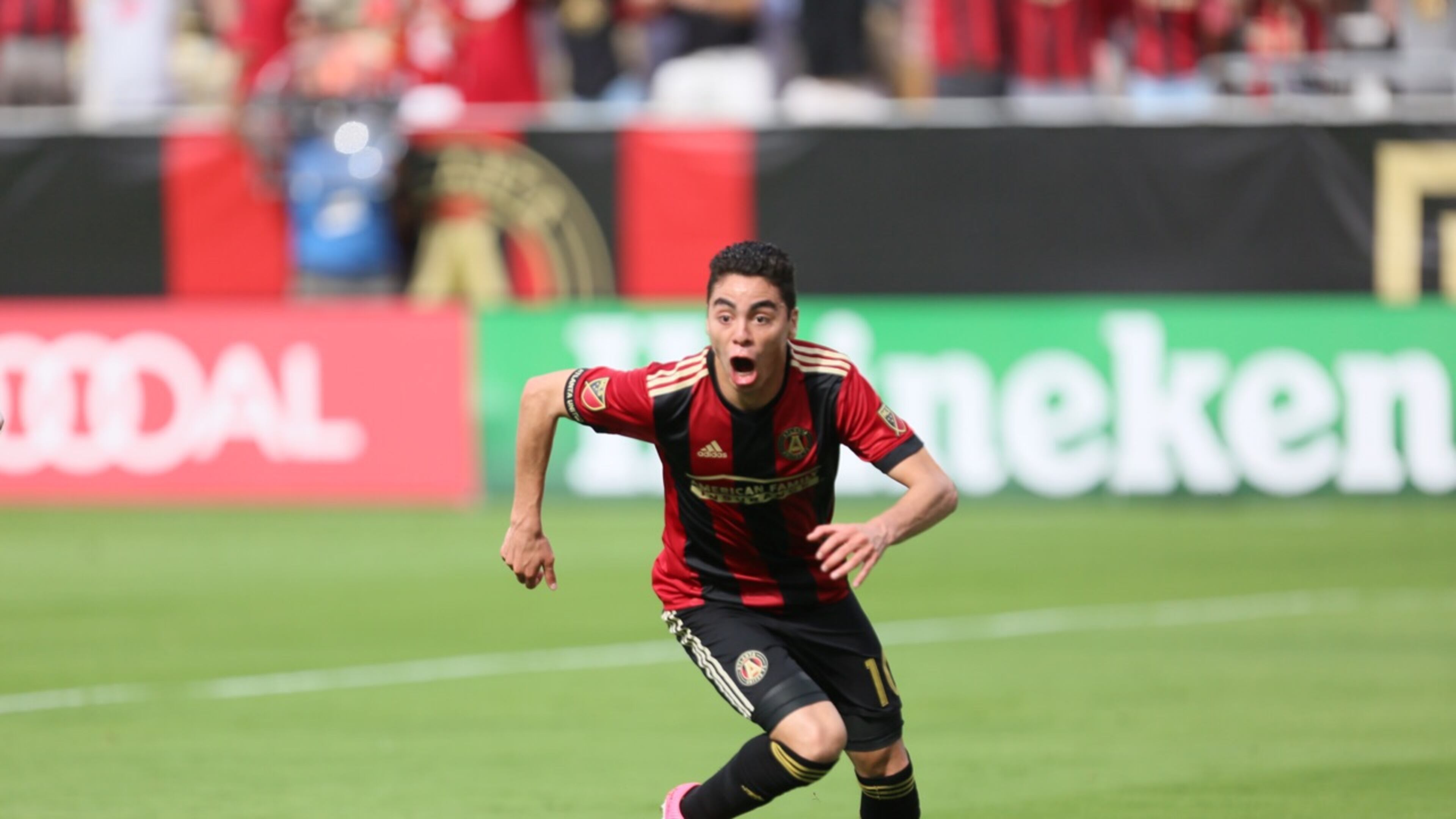 Miguel Almiron leads Atlanta United with seven goals this season. (Miguel Martinez / Mundo Hispanico)