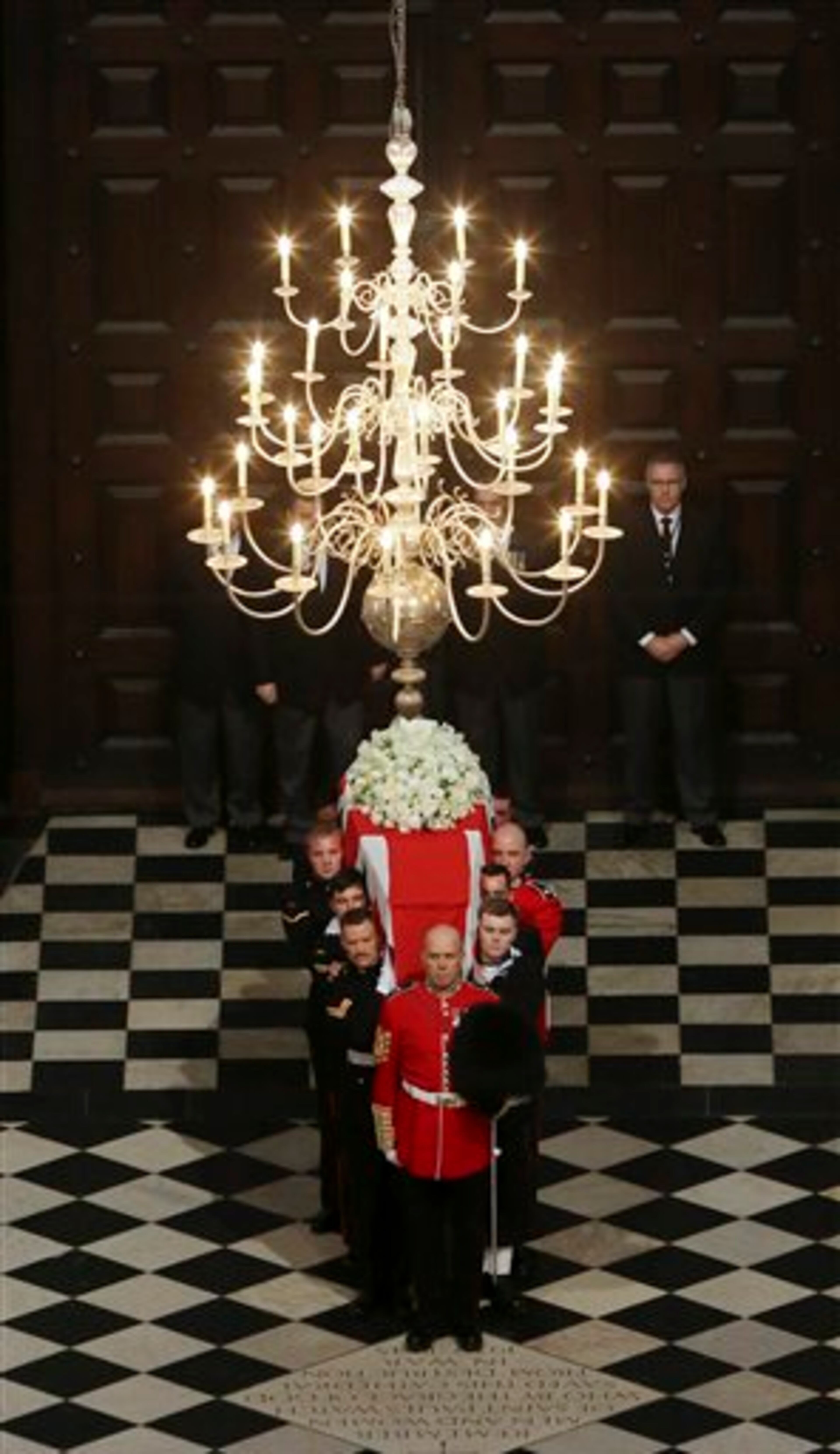 The coffin containing the body of former British Prime Minister Margaret Thatcher arrives for the ceremonial funeral at St Paul's Cathedral in London, Wednesday April 17, 2013. World leaders and dignitaries from 170 countries are due to attend the funeral of former British Prime Minister Margaret Thatcher on Wednesday, an elaborate affair with full military honors that will culminate in a service at St. Paul's Cathedral in London. (AP Photo/Gareth Fuller, Pool)