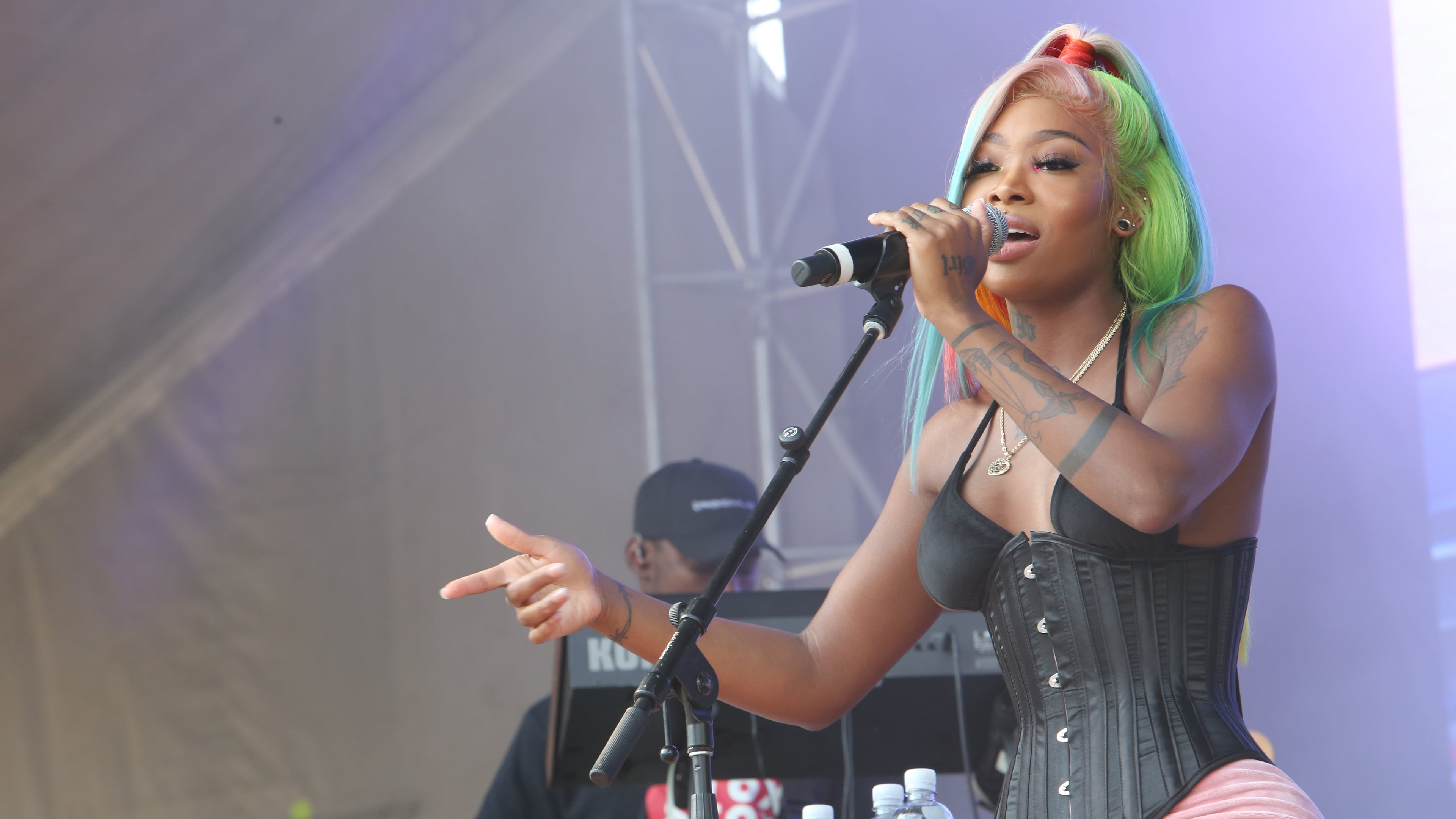 Summer Walker performs at One Music Fest. (Tyson Horne-tyson.horne@ajc.com)