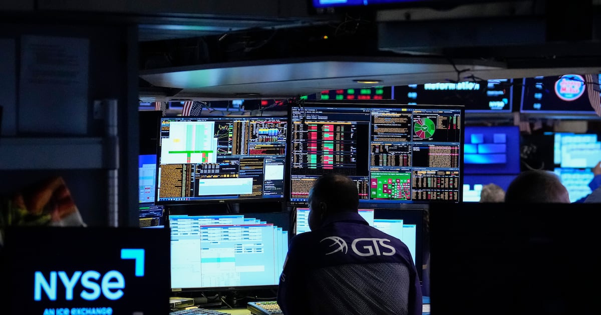 US stocks hold near records on hopes of an agreement with Iran