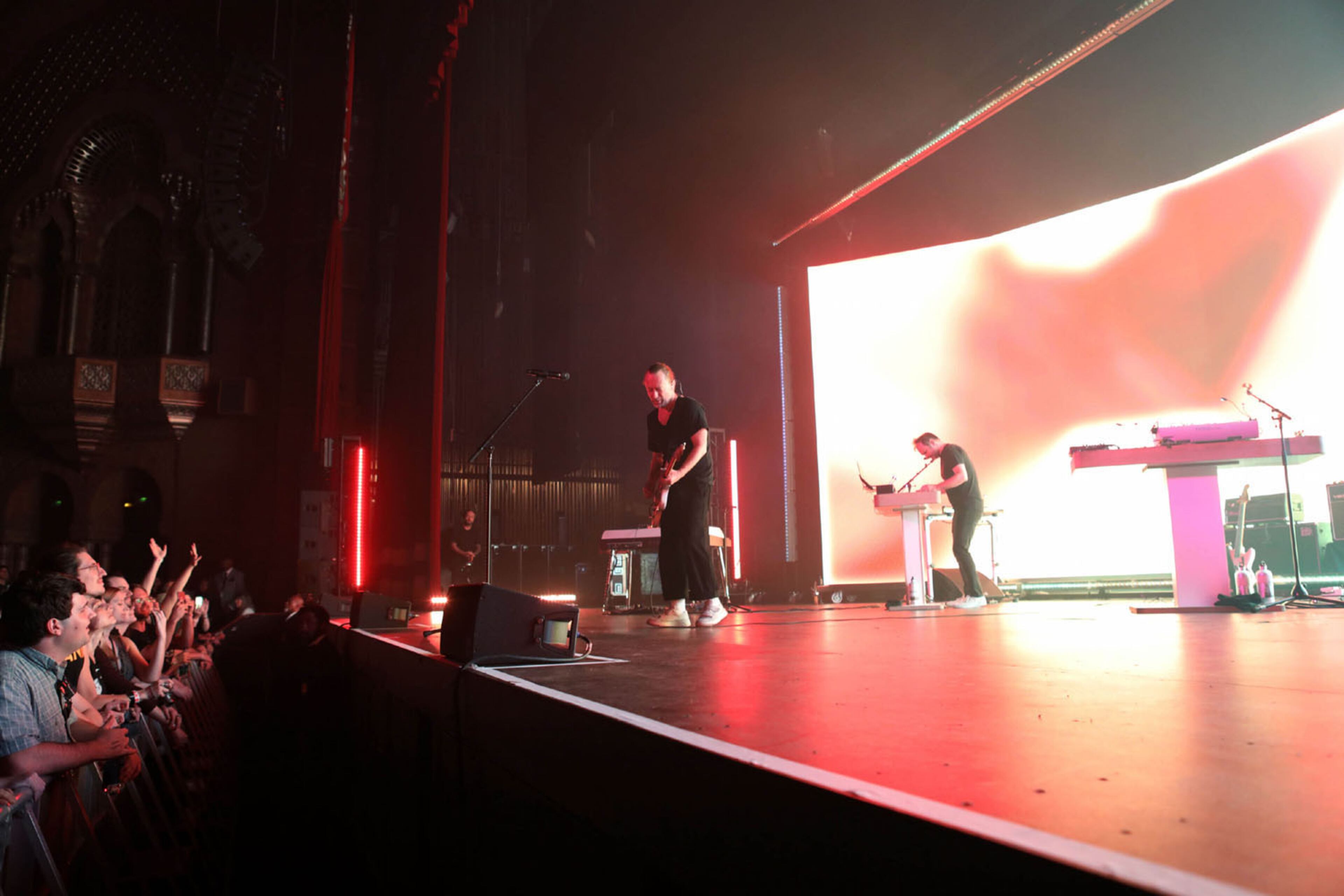 Thom Yorke, the genius and voice behind Radiohead, played to a sold out Fox Theatre crowd on Sunday, October 6, 2019, with Andrea Belfi opening.
Robb Cohen Photography & Video /RobbsPhotos.com