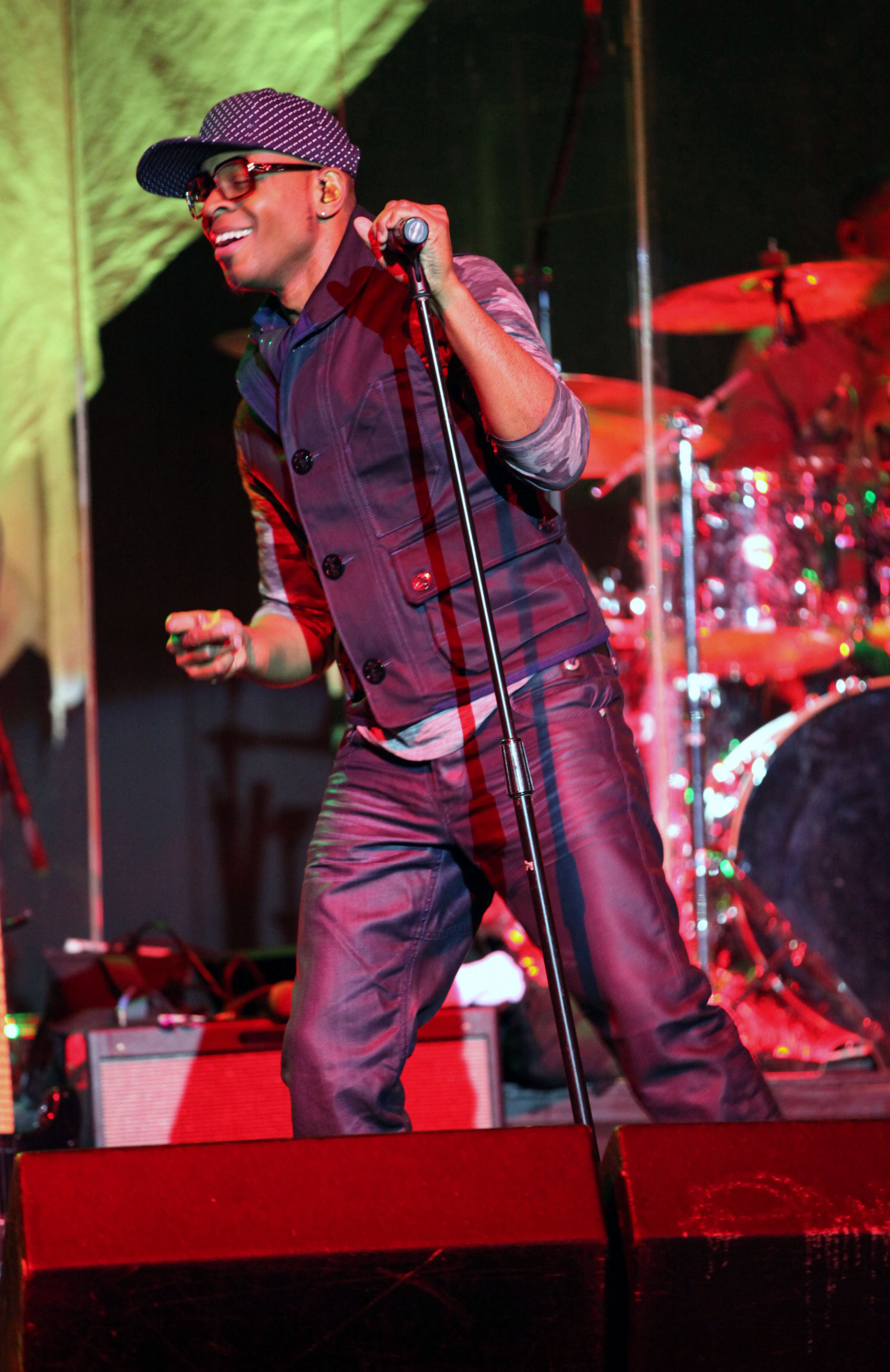 Vocalist Stokley Williams performs "Nothing Left To Say" during the first of two sold-out nights Thursday, March 13, 2014 at Center Stage in Atlanta.