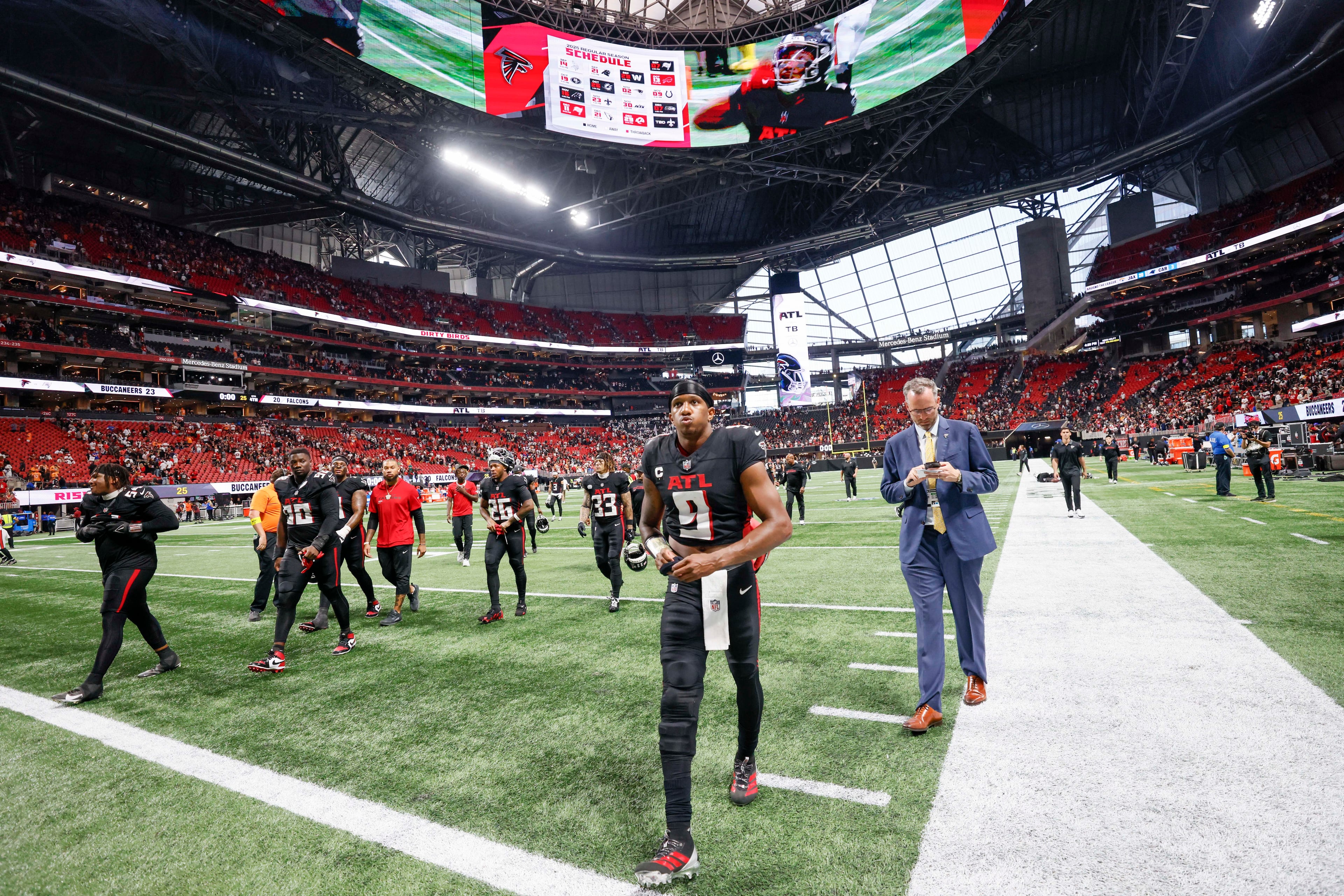 Atlanta Falcons quarterback Michael Penix Jr. (9) walks out of the field after the Tampa Bay Buccaneers defeated the Atlanta Falcons 23-20 at Mercedes-Benz Stadium on Sunday, September 7, 2025, in Atlanta.
(Miguel Martinez/ AJC)