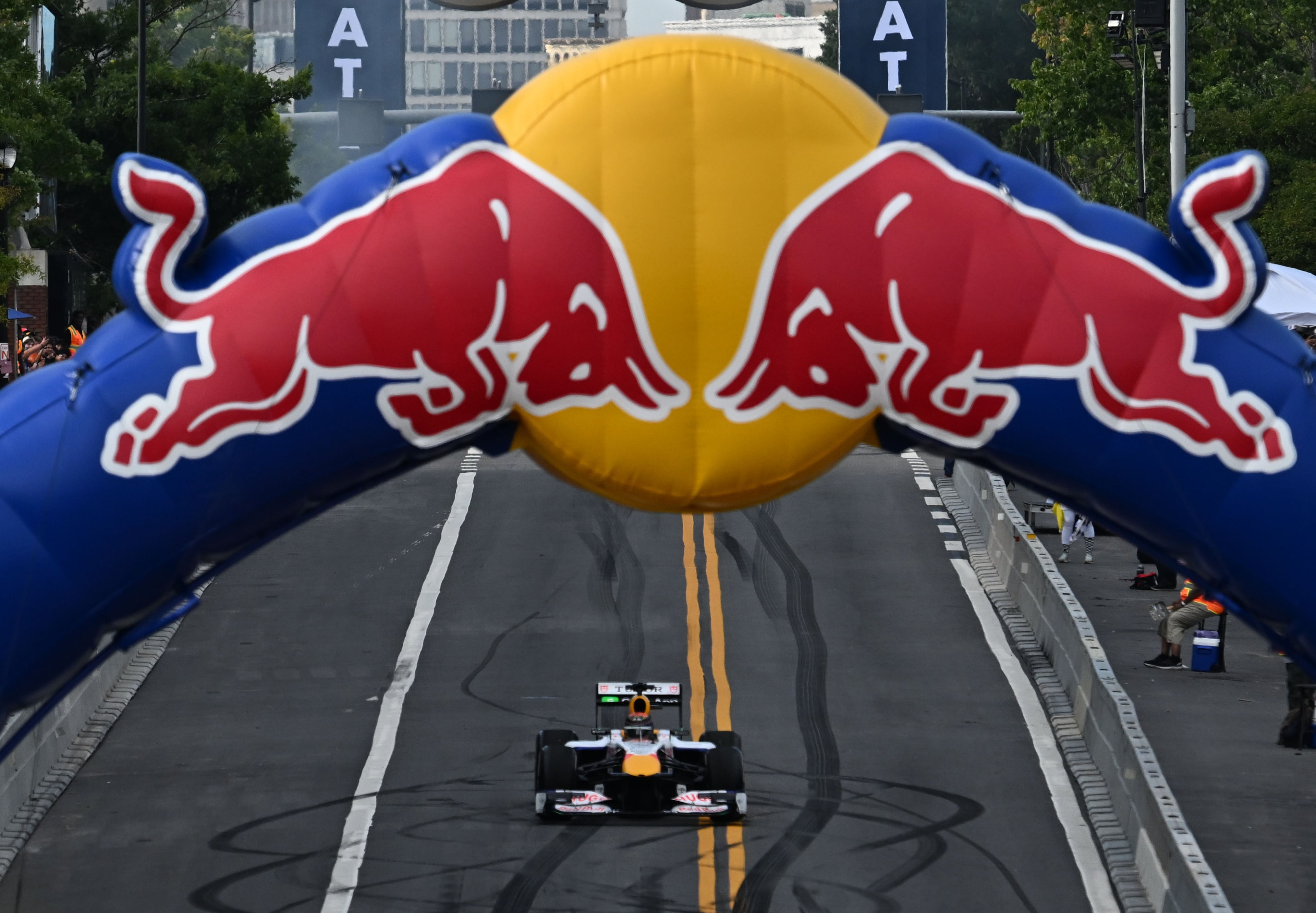 HUGO Formula 1 racing car takes part in a demonstration run on Hank Aaron Drive during the Red Bull Showrun Atlanta Presented by Ford Racing on Saturday, Aug. 1, 2026, in Atlanta. Atlanta city officials this week approved permits for the Red Bull Showrun that will allow the live motorsports demonstration event to go on as advertised along a roughly half-mile stretch of Hank Aaron Drive — a backup location after earlier plans to hold the event near Piedmont Park ran into opposition from Midtown residents. (Hyosub Shin/AJC)