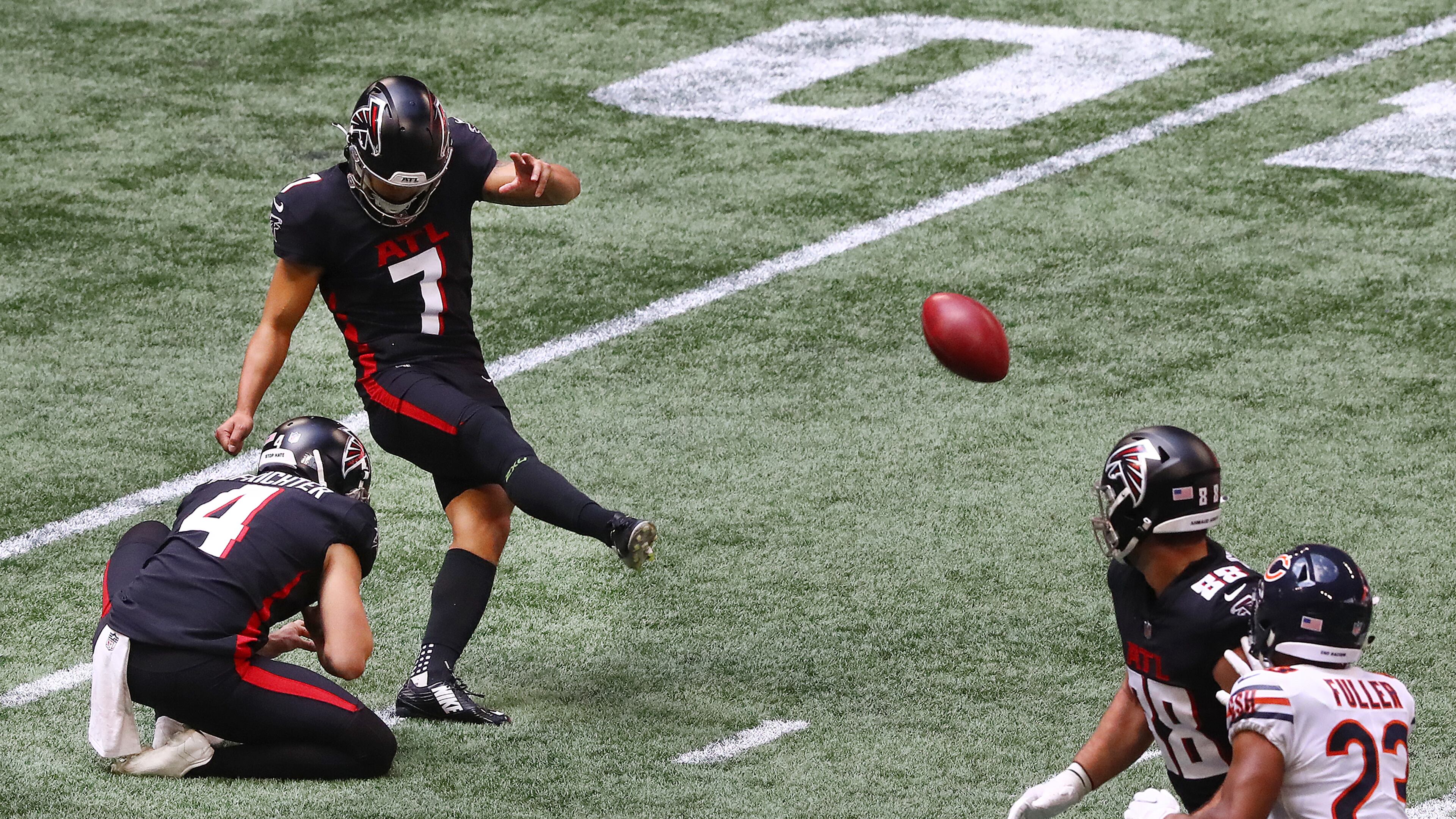 Falcons kicker Younghoe Koo misses a 40-yard field goal wide left that would have put the Falcons up 29-10 early in the fourth quarter against the Chicago Bears Sunday, Sept. 27, 2020, at Mercedes-Benz Stadium in Atlanta. (Curtis Compton / Curtis.Compton@ajc.com)