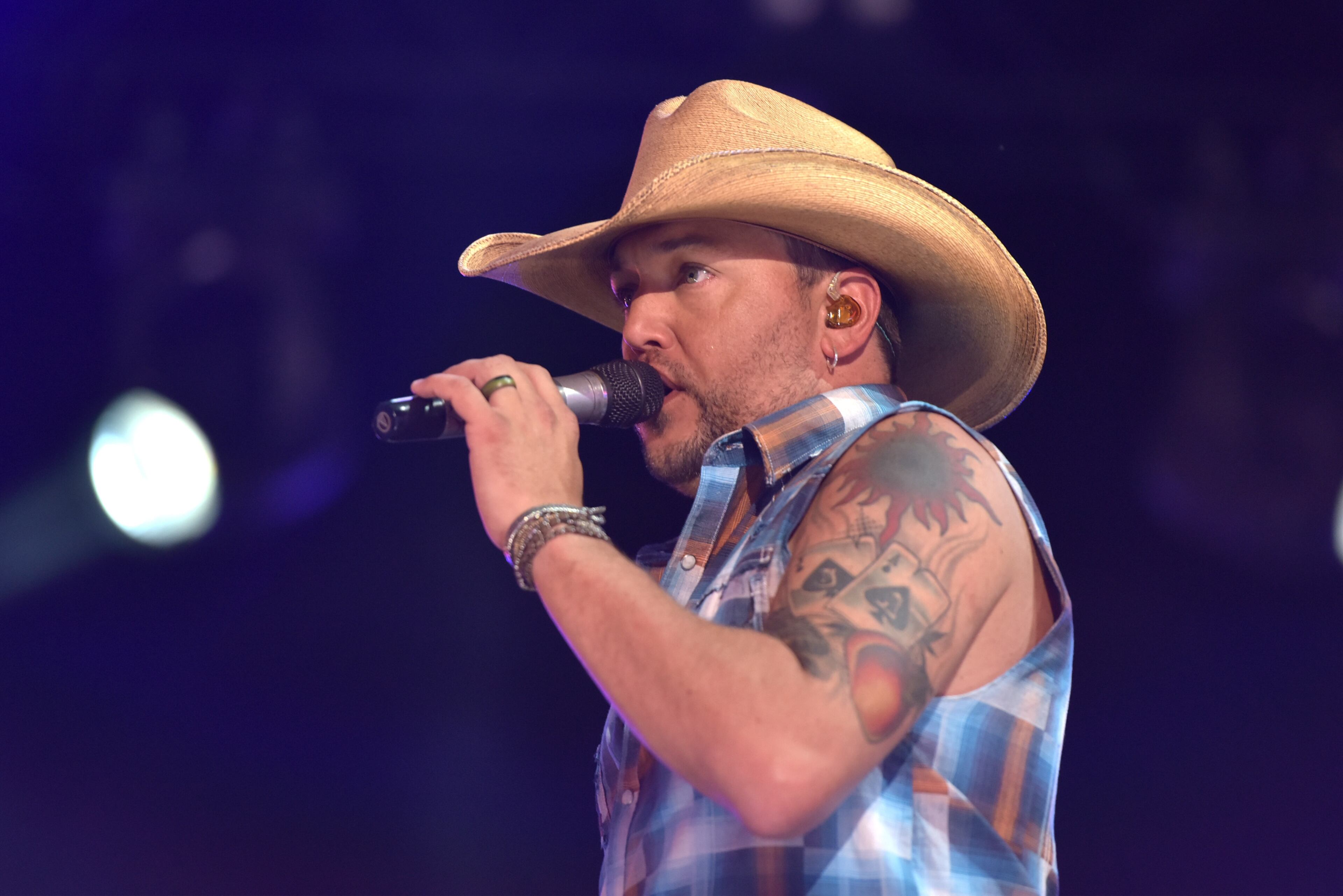 NASHVILLE, TN - JUNE 08: Singer-songwriter Jason Aldean performs onstage during the 2016 CMT Music awards at the Bridgestone Arena on June 8, 2016 in Nashville, Tennessee. (Photo by Erika Goldring/Getty Images for CMT)