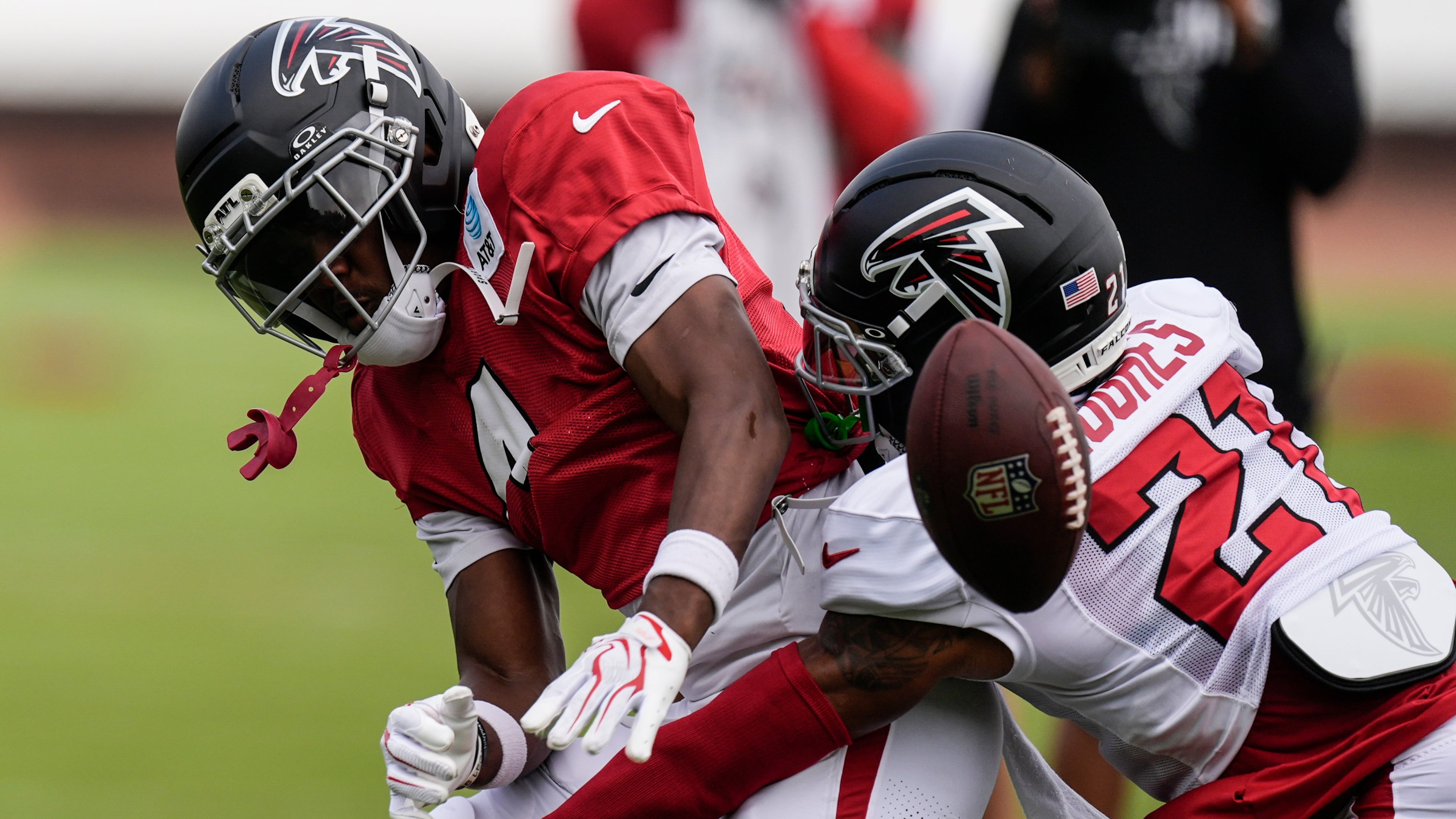 Atlanta Falcons wide receiver Jahan Dotson (left) and Atlanta Falcons cornerback Mike Hughes (right) work out during an NFL training camp, Friday, Aug. 7, 2026, in Flowery Branch, Ga. (Mike Stewart/AP)