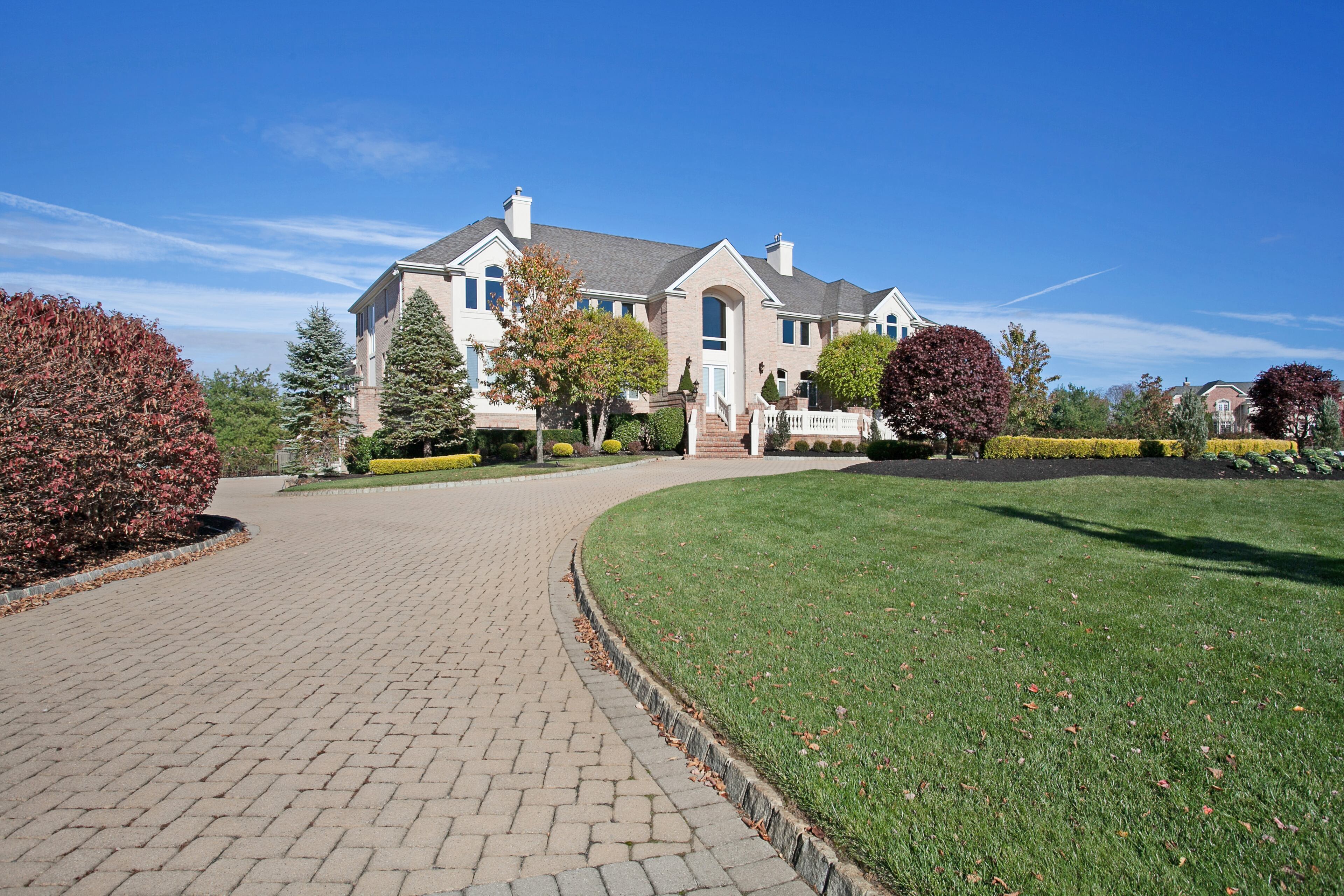 Take a look inside Queen Latifah's 7,000-square-foot New Jersey home that is on the market. According to the Coldwell Banker site, Latifah fell in love with the Colts Neck area, and the home is an escape. Robin Jackson represents the property and is affiliated with the Princeton office of Coldwell Banker Residential Brokerage in New Jersey and Rockland County, N.Y. For more information, visit http://blog.coldwellbanker.com/queen-latifahs-new-jersey-home-hits-market/.