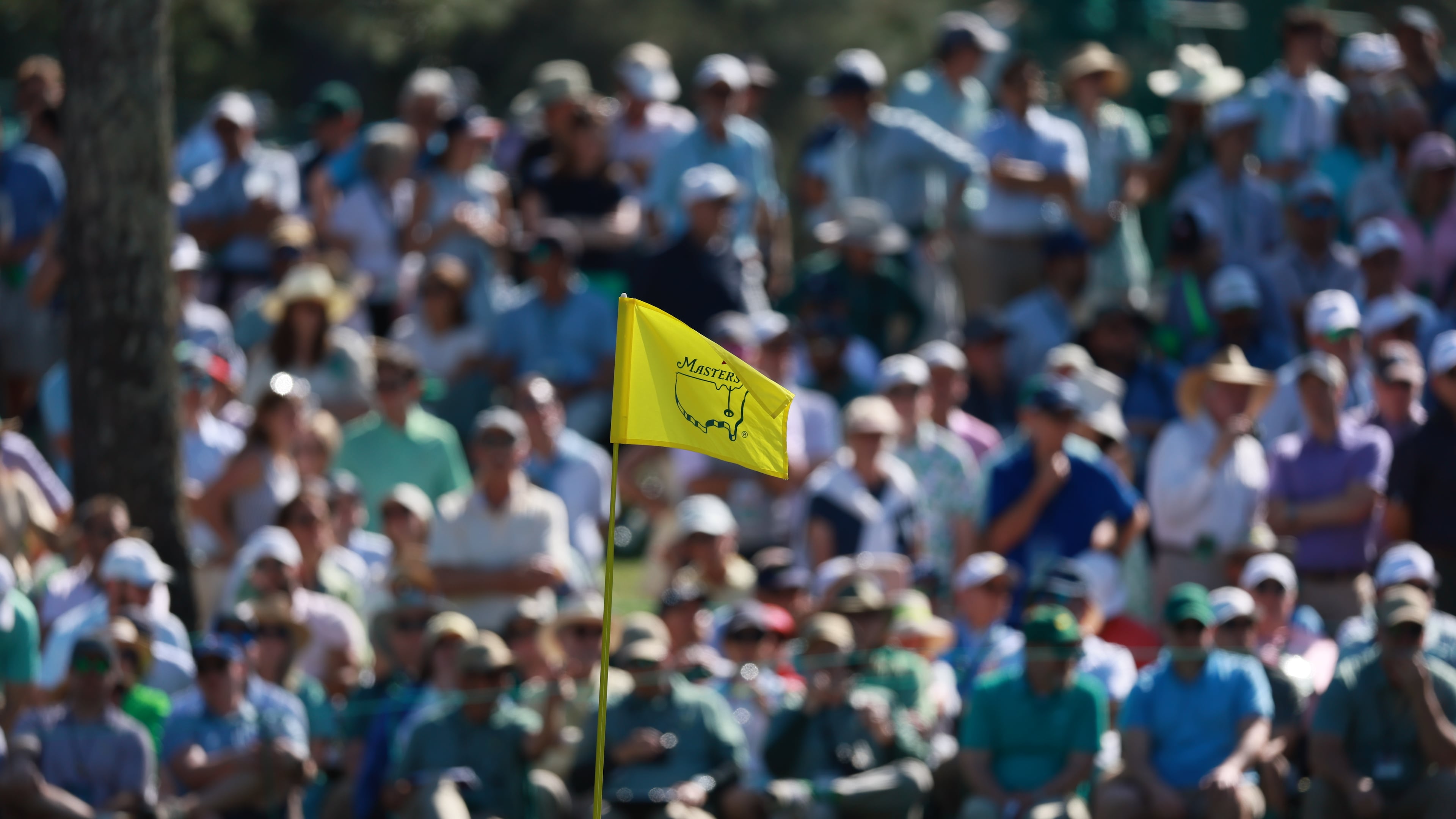 Masters pin flag on 10th green during second round of the Masters, at Augusta National Golf Club, Friday, April 10, 2026, in Augusta, GA (Jason Getz/AJC)