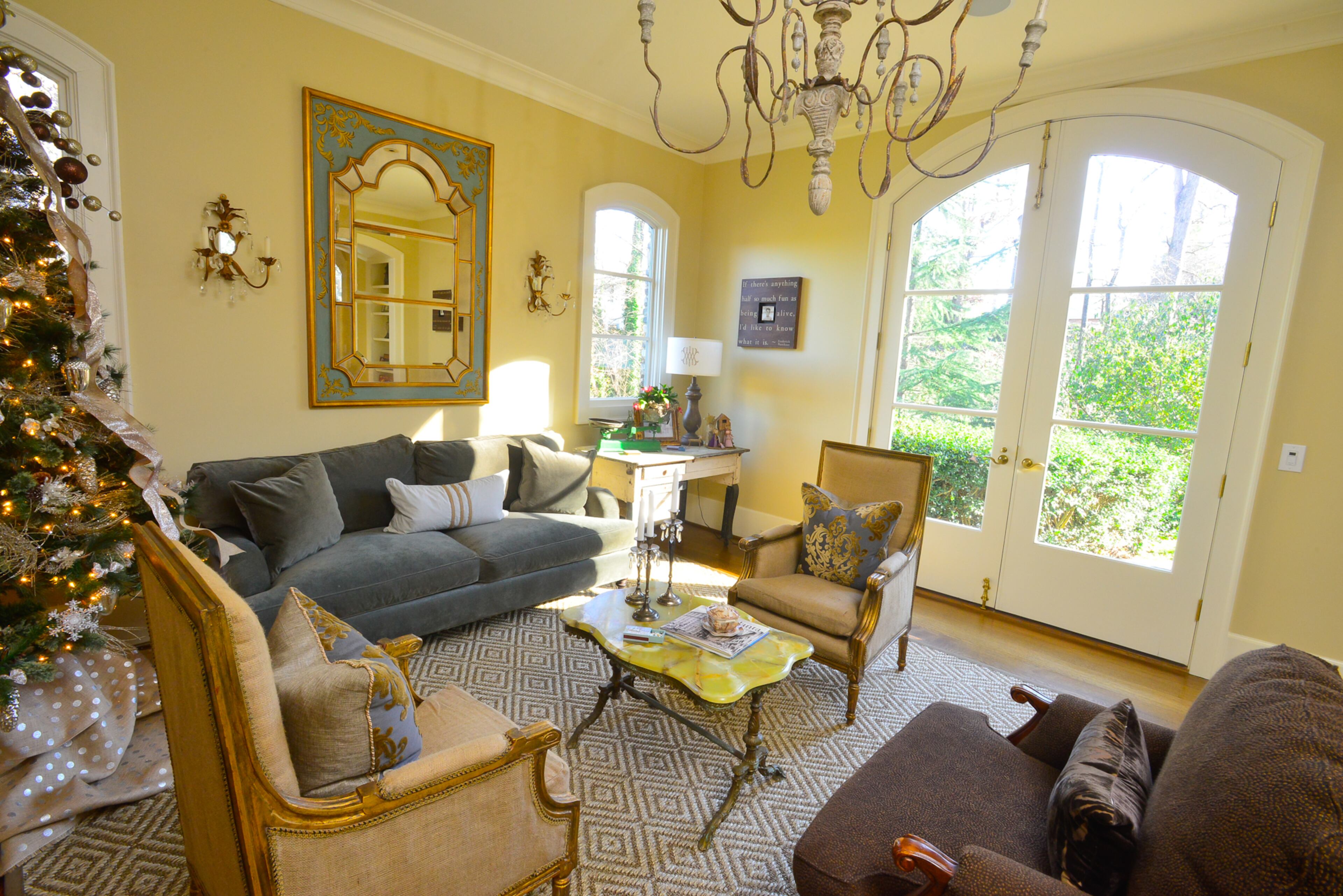 Lisa Rieves describes her interior design style as simplistic comfort layered with aged textures. (Christopher Oquendo Photography)