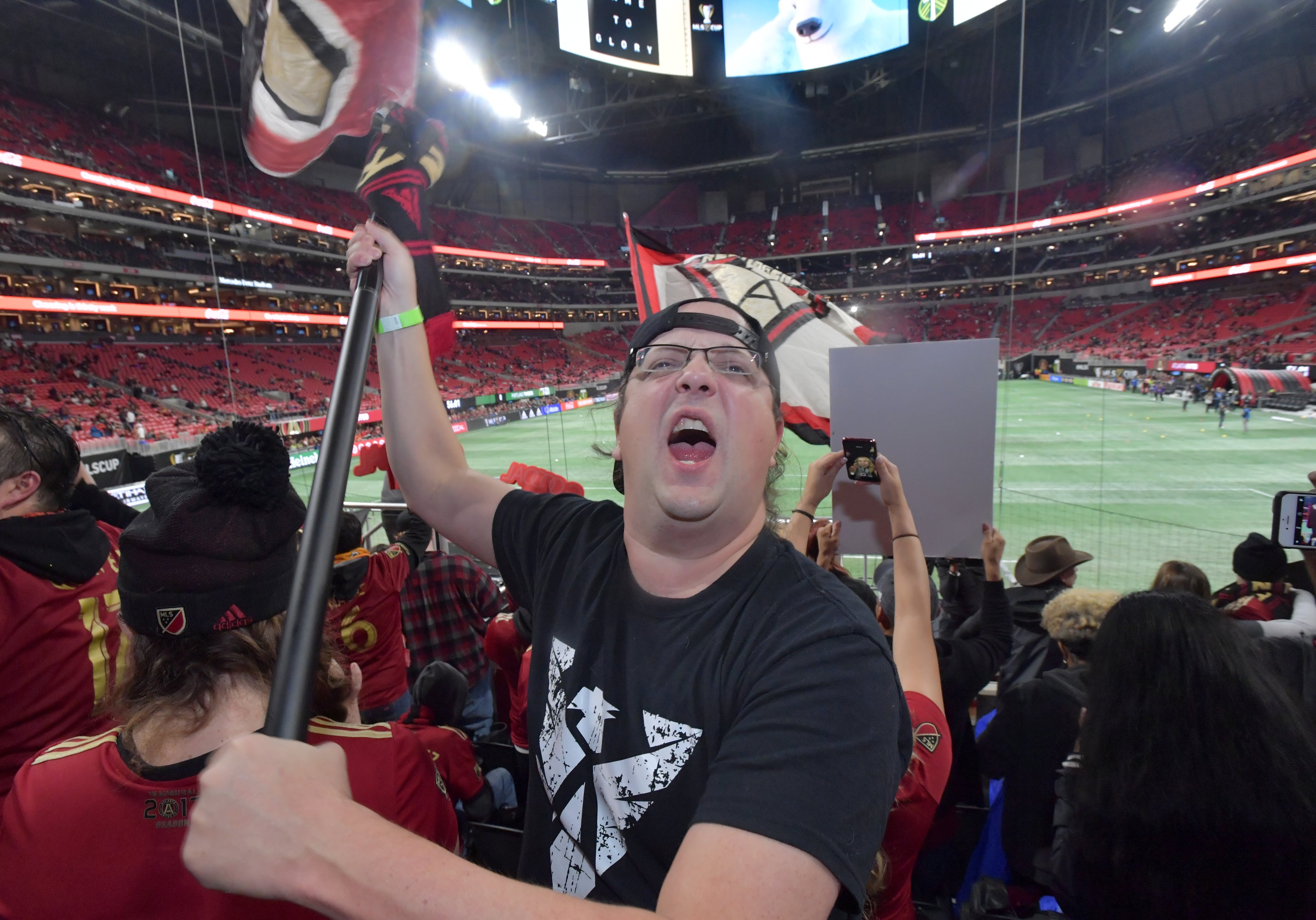 December 8, 2018 Atlanta - Atlanta United fans cheer before the start of the MLS championship game between the Portland Timbers and the Atlanta United on Saturday, December 8, 2018. HYOSUB SHIN / HSHIN@AJC.COM