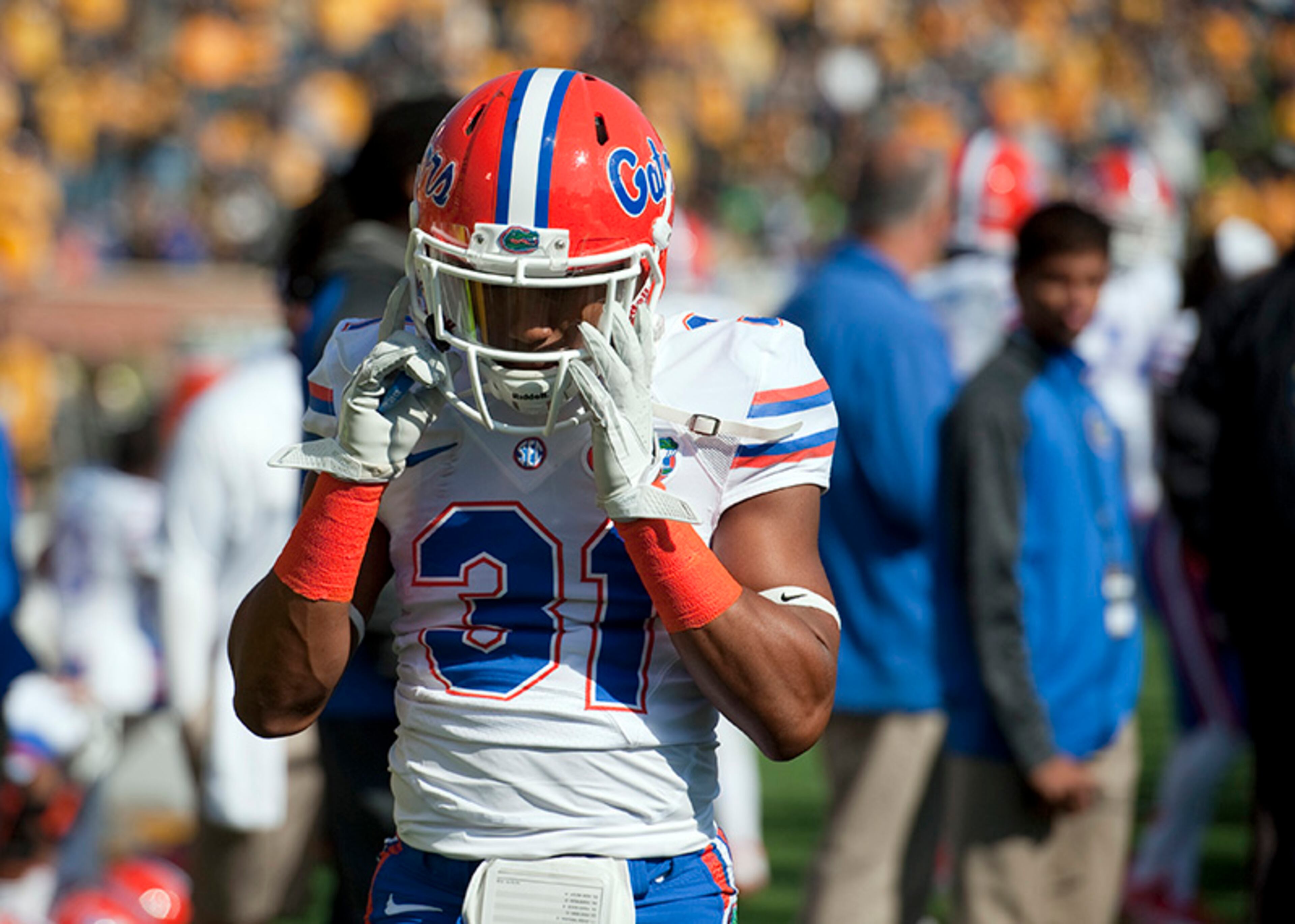 Gators defensive back Cody Riggs will enroll at Notre Dame this summer after graduating from Florida. Riggs played in 40 games at Florida, starting 26 at both cornerback and safety, gaining 107 tackles, 9.5 tackles for loss, 2 sacks, an interception and a forced fumble.