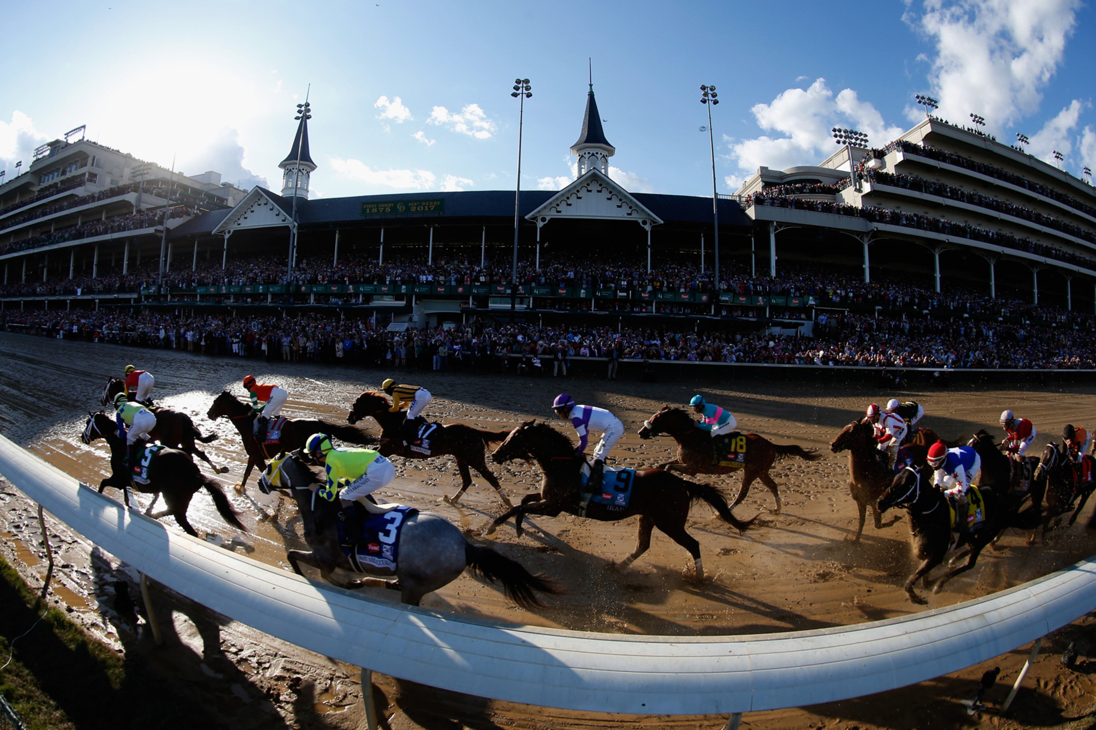 LOUISVILLE, KY - MAY 06: The field heads to the first turn during the 143rd running of the Kentucky Derby at Churchill Downs on May 6, 2017 in Louisville, Kentucky. (Photo by Jamie Squire/Getty Images)