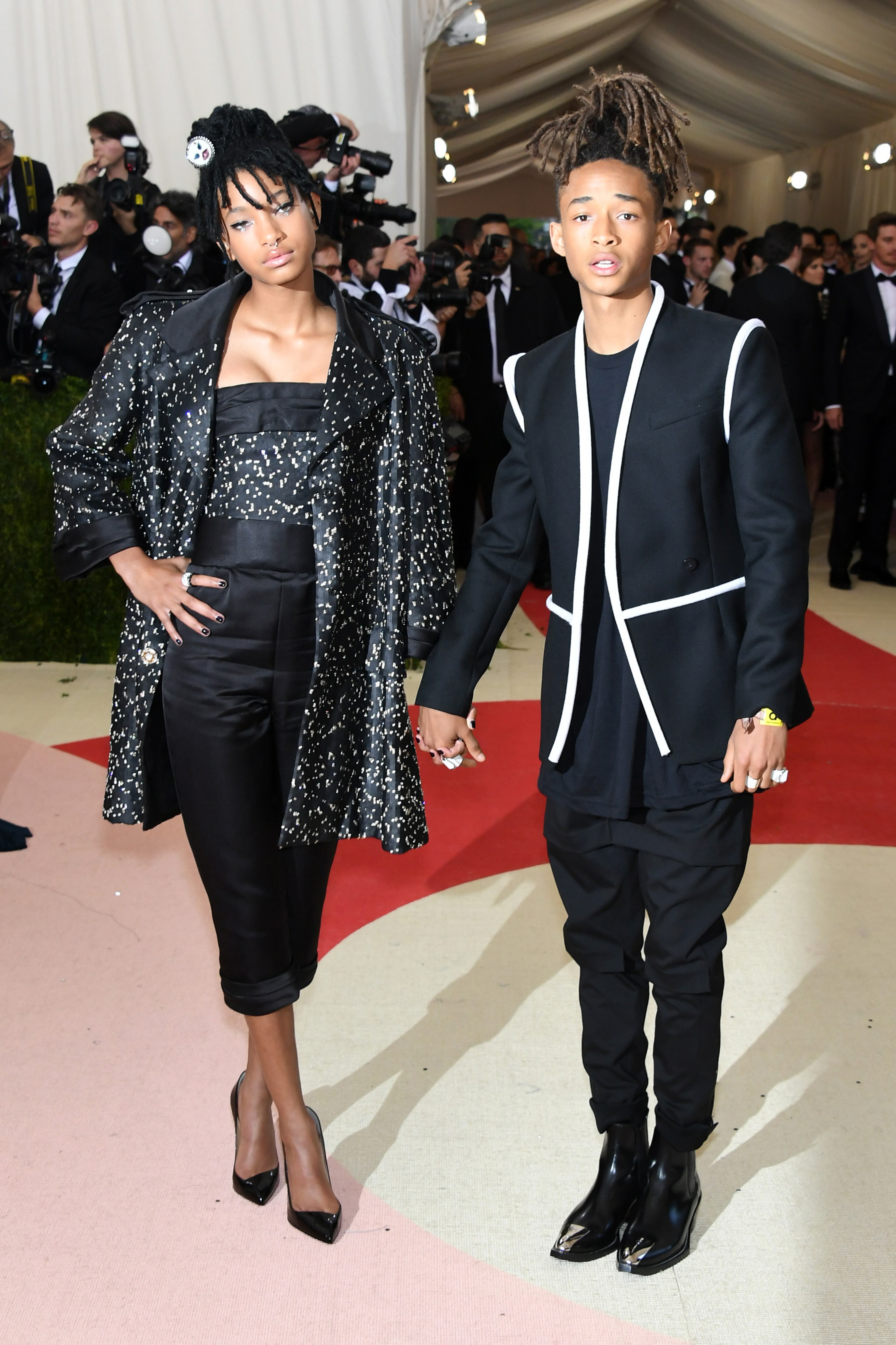 NEW YORK, NY - MAY 02: Willow Smith (L) and Jaden Smith attend the "Manus x Machina: Fashion In An Age Of Technology" Costume Institute Gala at Metropolitan Museum of Art on May 2, 2016 in New York City. (Photo by Larry Busacca/Getty Images)