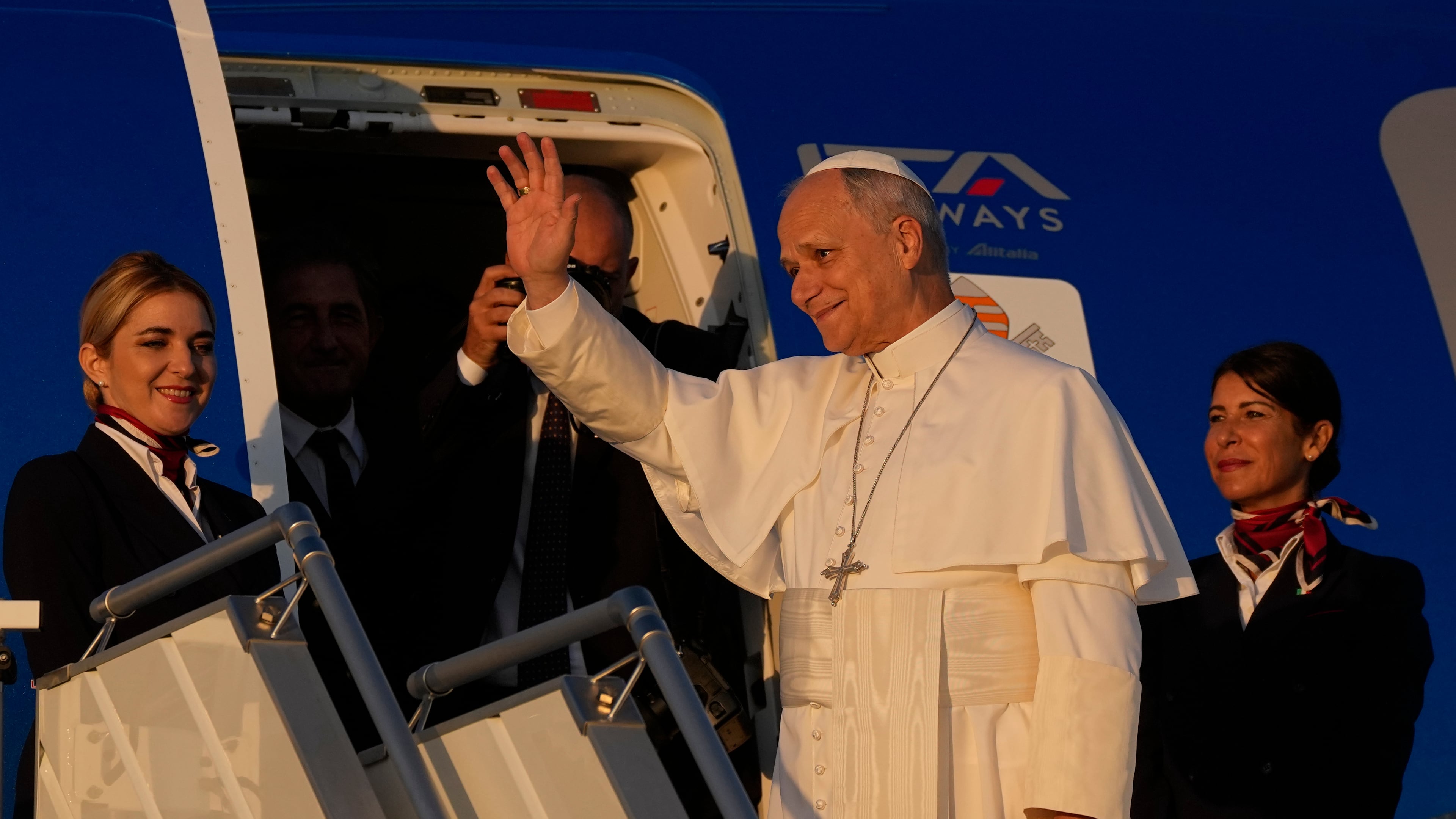 Pope Leo XIV boards a flight to Paris at Rome's Leonardo da Vinci International Airport in Fiumicino for a four-day pastoral visit to France, Friday, Sept. 25, 2026. (AP Photo/Alessandra Tarantino)