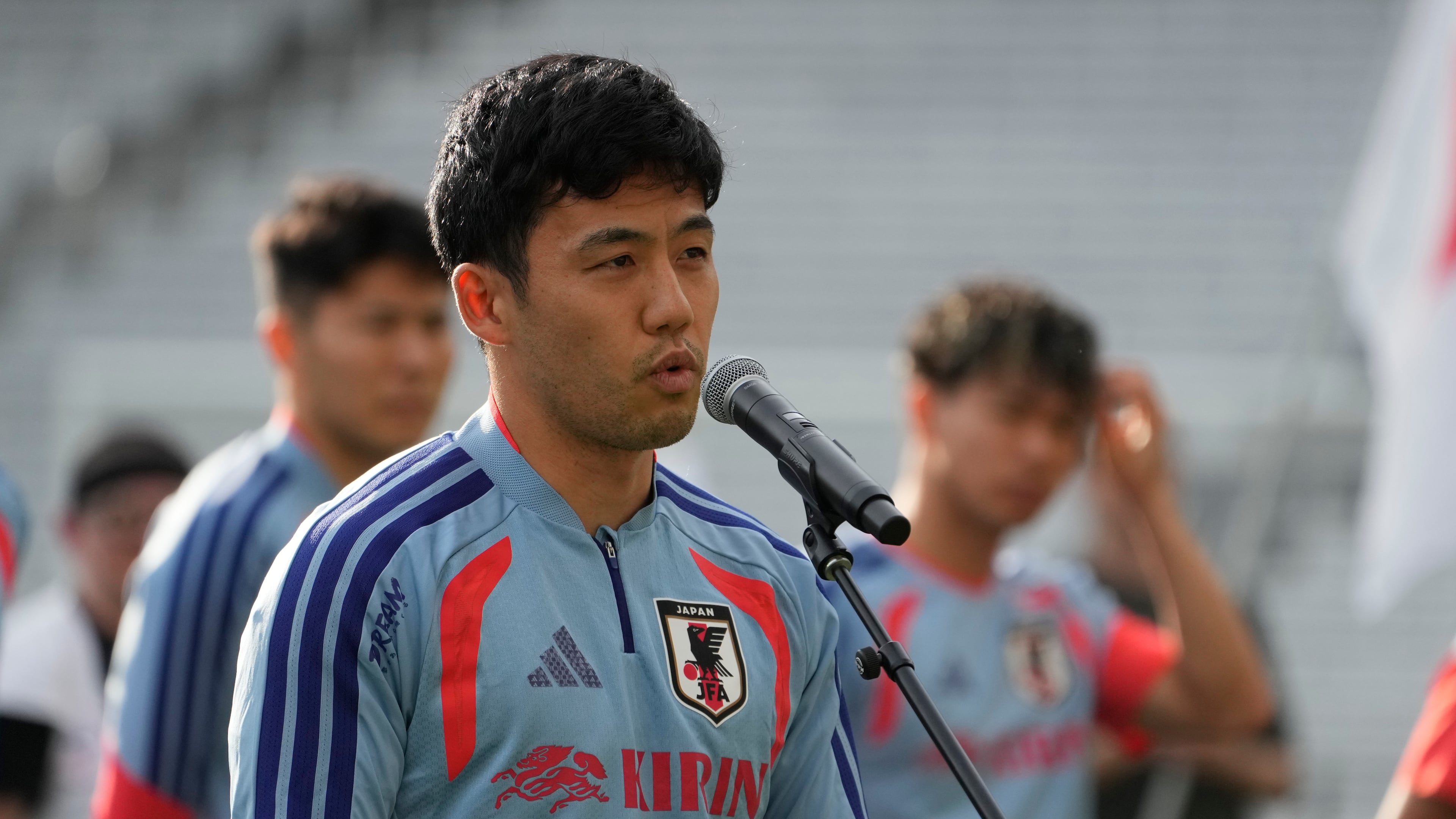 Japan's Wataru Endo addresses fans before a training session Monday, June 8, 2026, in Nashville, Tenn., ahead of the World Cup soccer tournament. (AP Photo/George Walker IV)