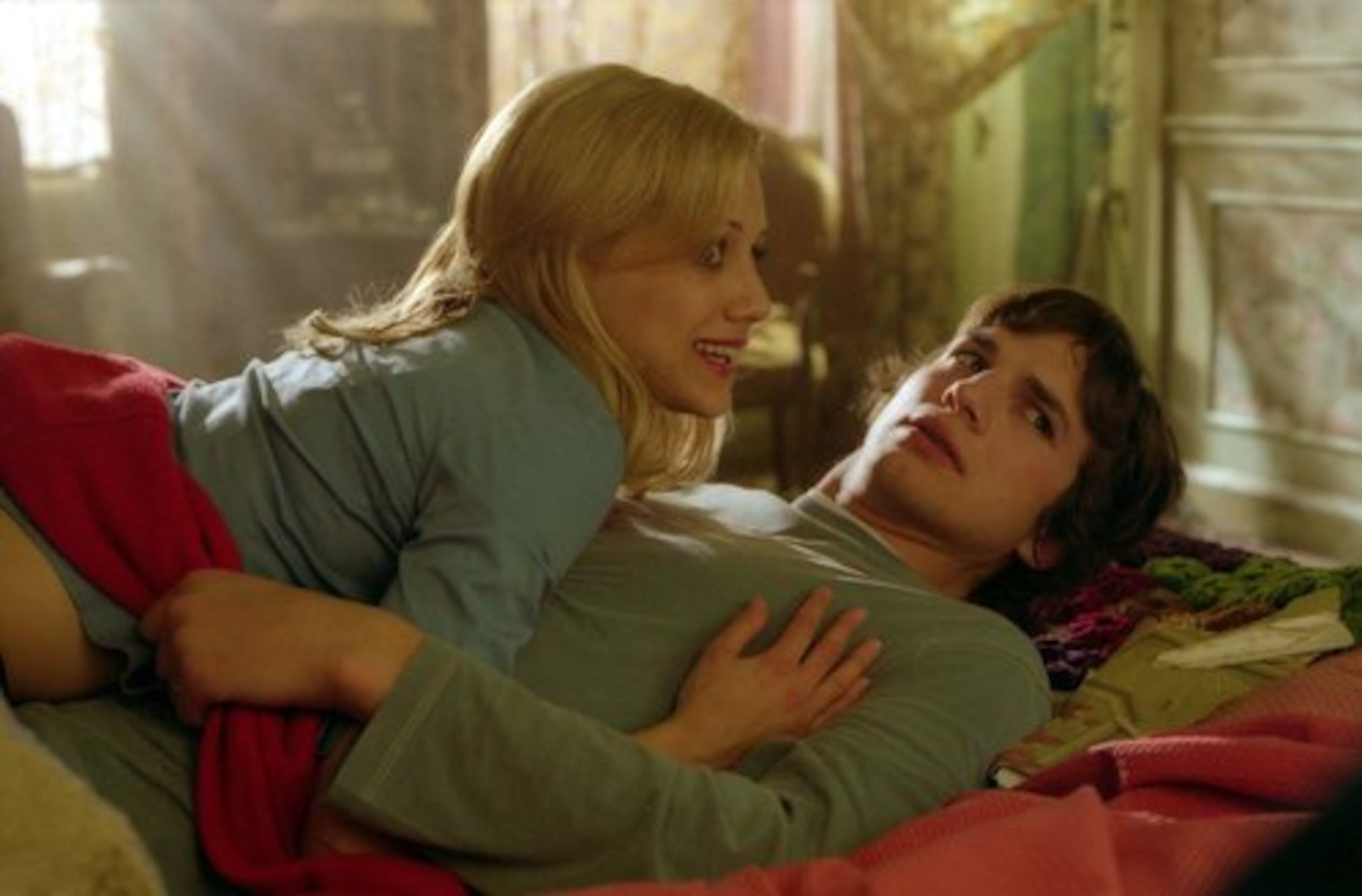 Murphy's turn in "Just Married" led to a relationship with co-star Ashton Kutcher that lasted six months. After learning of her death, Kutcher Tweeted, "2day the world lost a little piece of sunshine. My deepest condolences go out 2 Brittany's family, her husband, & her amazing mother Sharon."