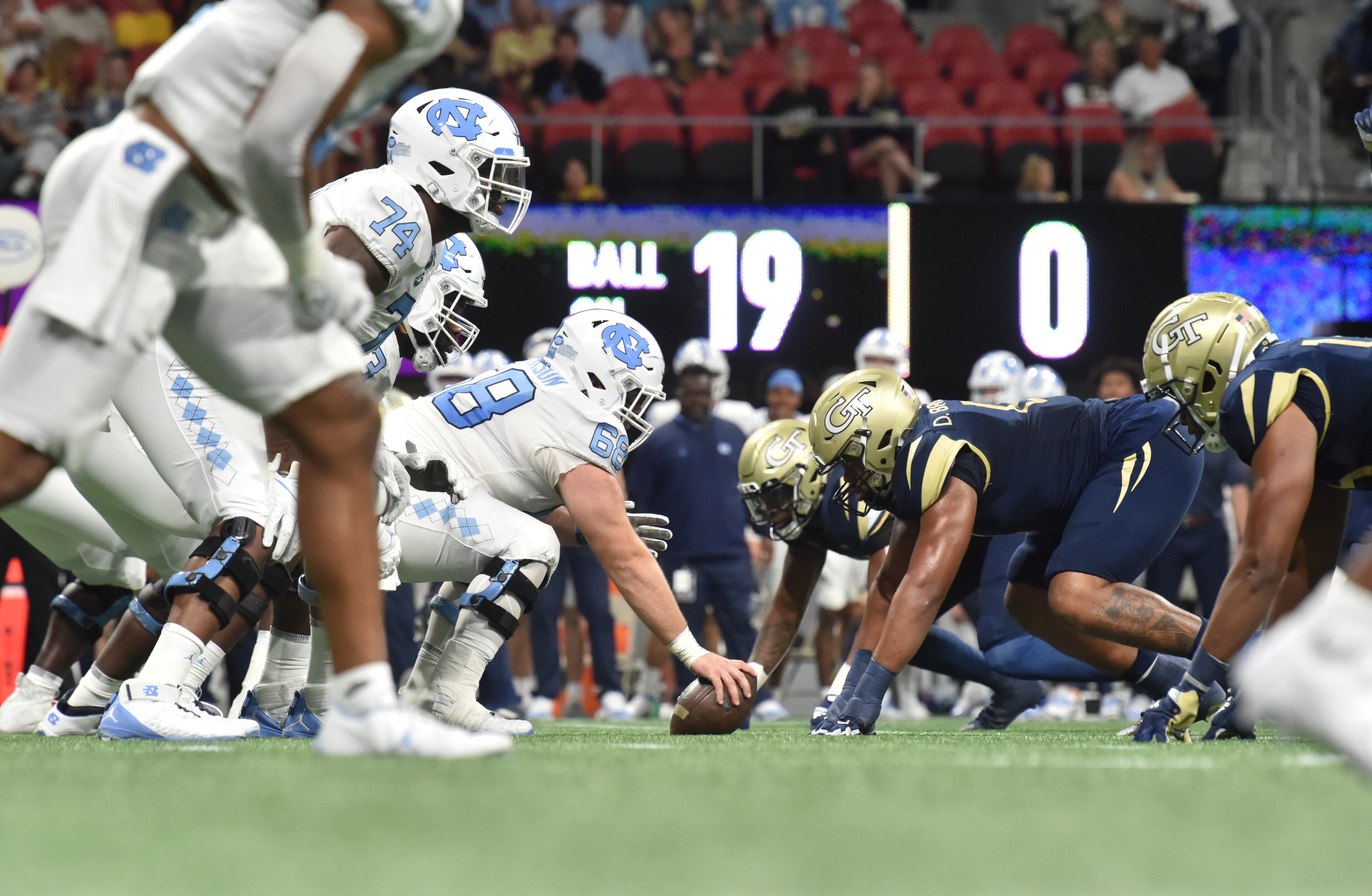 The teams line up during the first half of an NCAA college football game at Mercedes-Benz Stadium in Atlanta on Saturday, September 25, 2021. (Hyosub Shin / Hyosub.Shin@ajc.com)