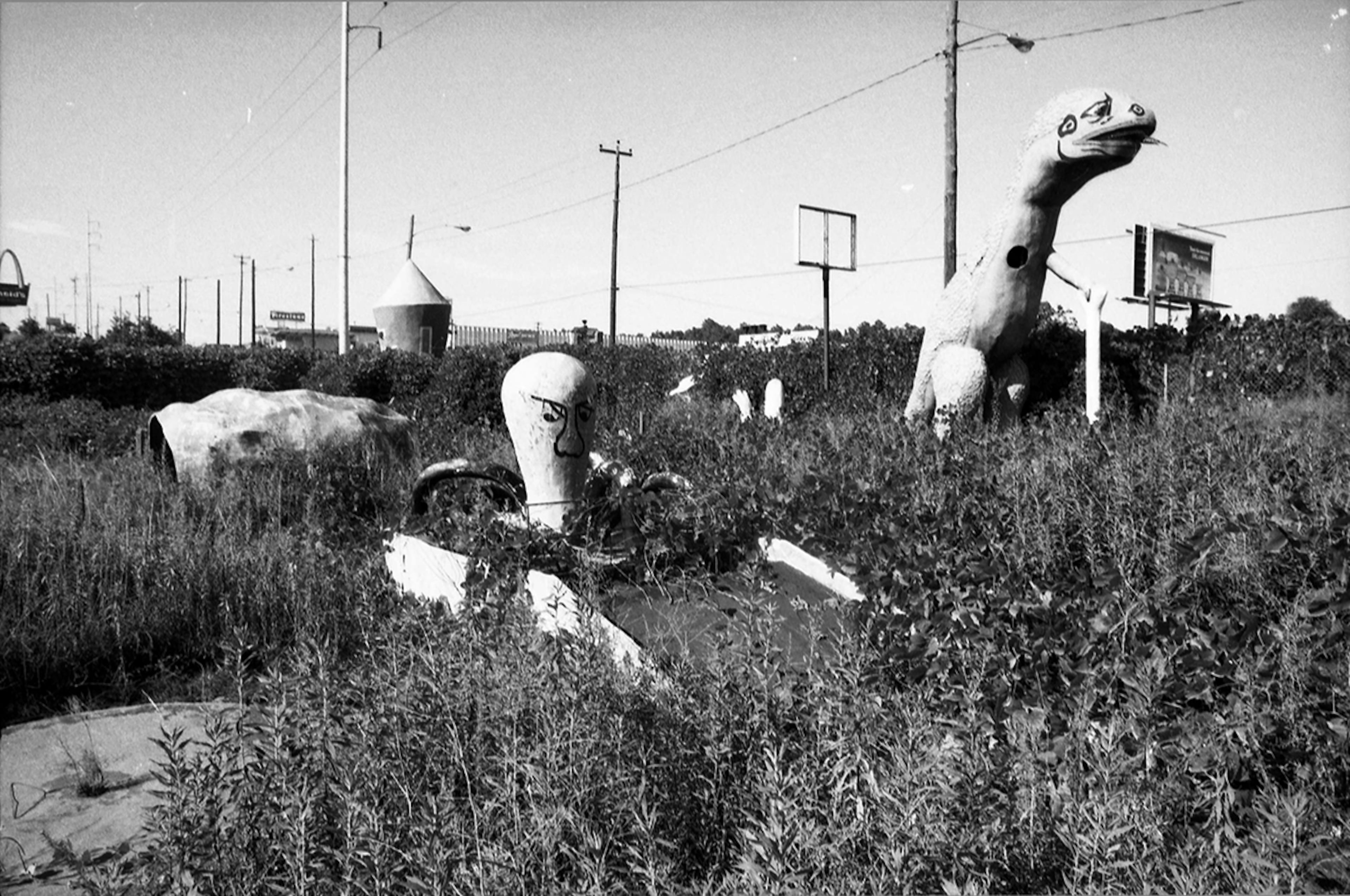 Weeds had overtaken the mini golf course by 1981. (W.A. Bridges AJC Collection at the GSU Library, AJCNS1981-07-21e)