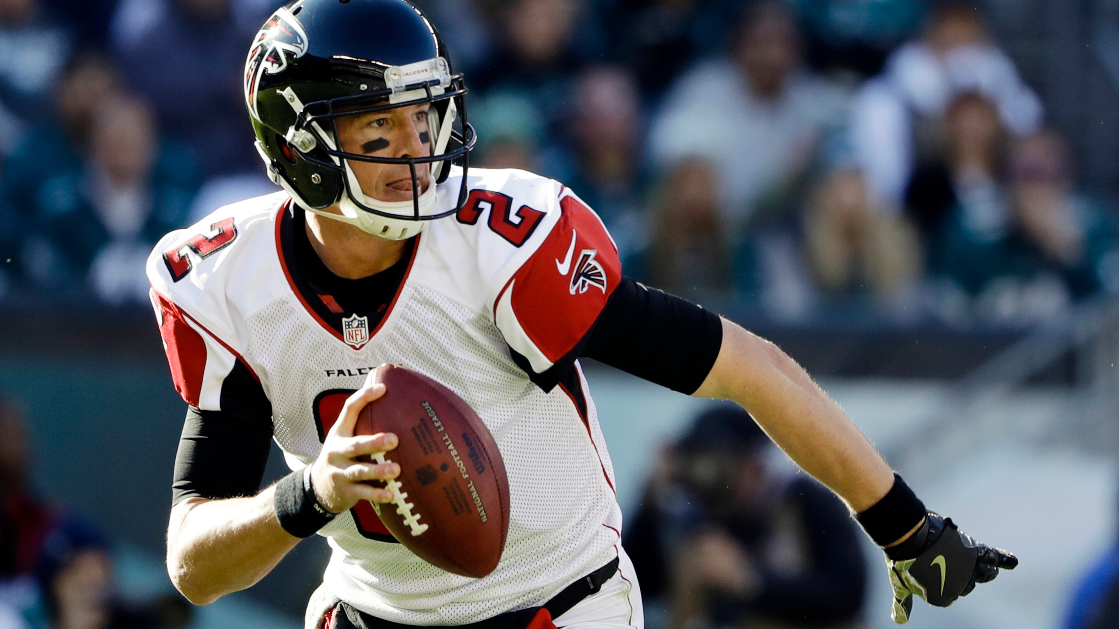Atlanta Falcons' Matt Ryan looks downfield against the Philadelphia Eagles in Philadelphia.