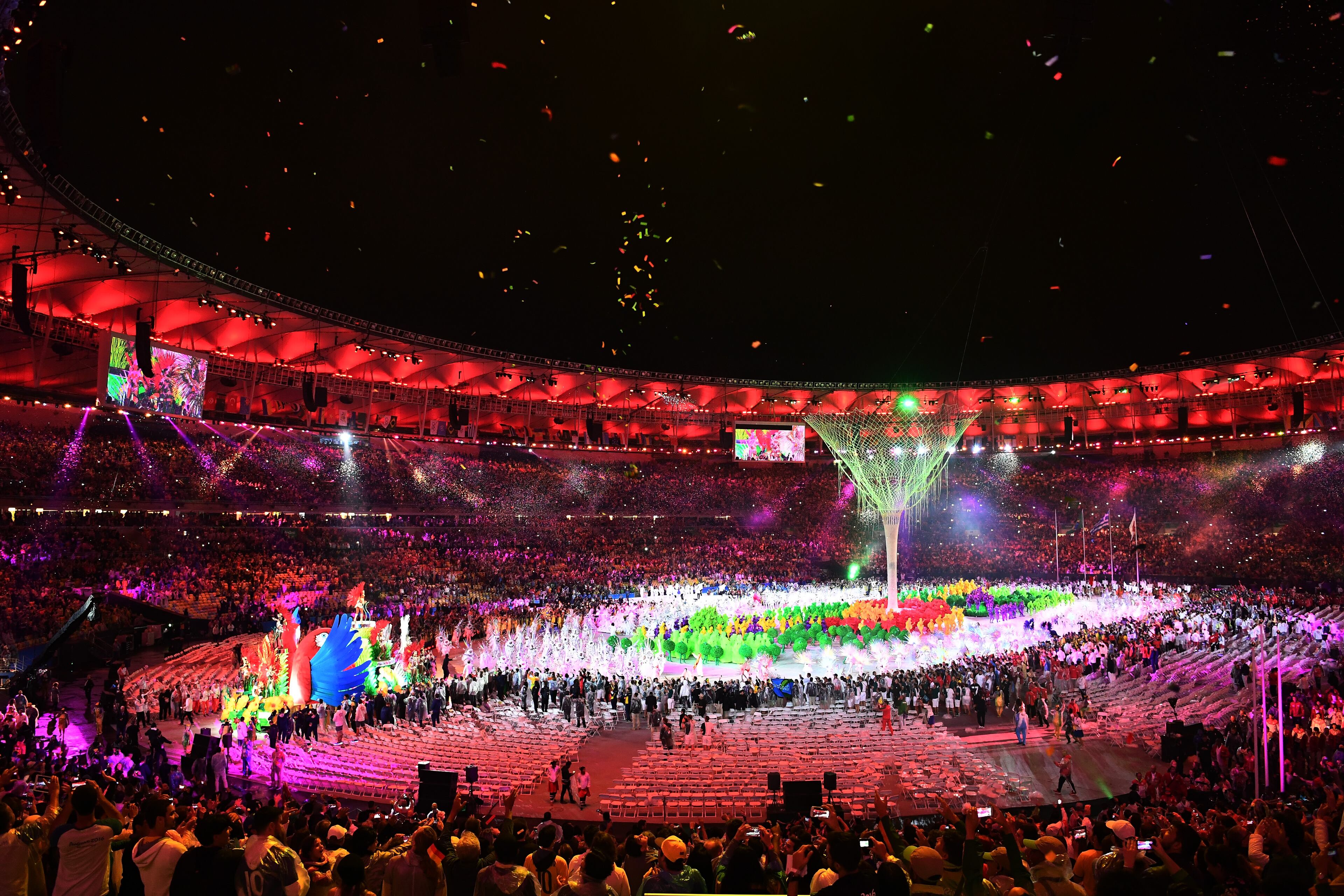 RIO DE JANEIRO, BRAZIL - AUGUST 21: Dancers perform as confetti falls near the conclusion of the Closing Ceremony on Day 16 of the Rio 2016 Olympic Games at Maracana Stadium on August 21, 2016 in Rio de Janeiro, Brazil. (Photo by David Ramos/Getty Images)