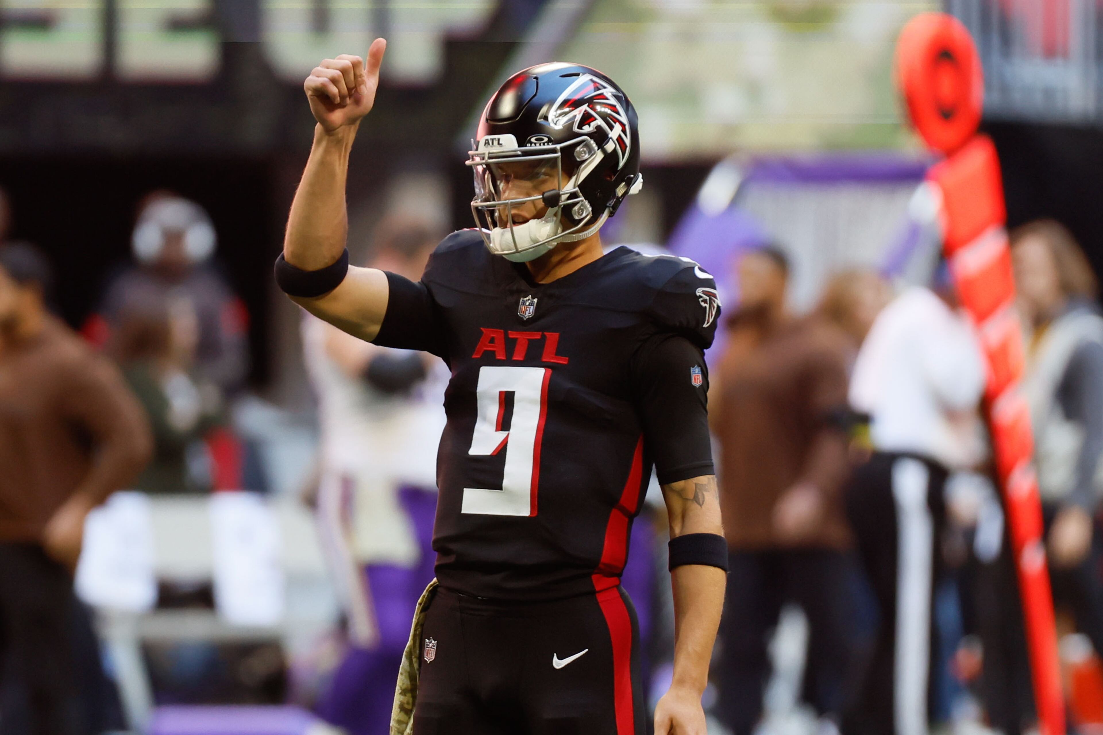 Falcons quarterback Desmond Ridder (9)gives thumps up during warm-ups before the Falcons face the Falcons face the Minnesota Vikings on Sunday, November 5, 2023, at Mercedes-Benz Stadium in Atlanta.
Miguel Martinz/miguel.martinezjimenez@ajc.com