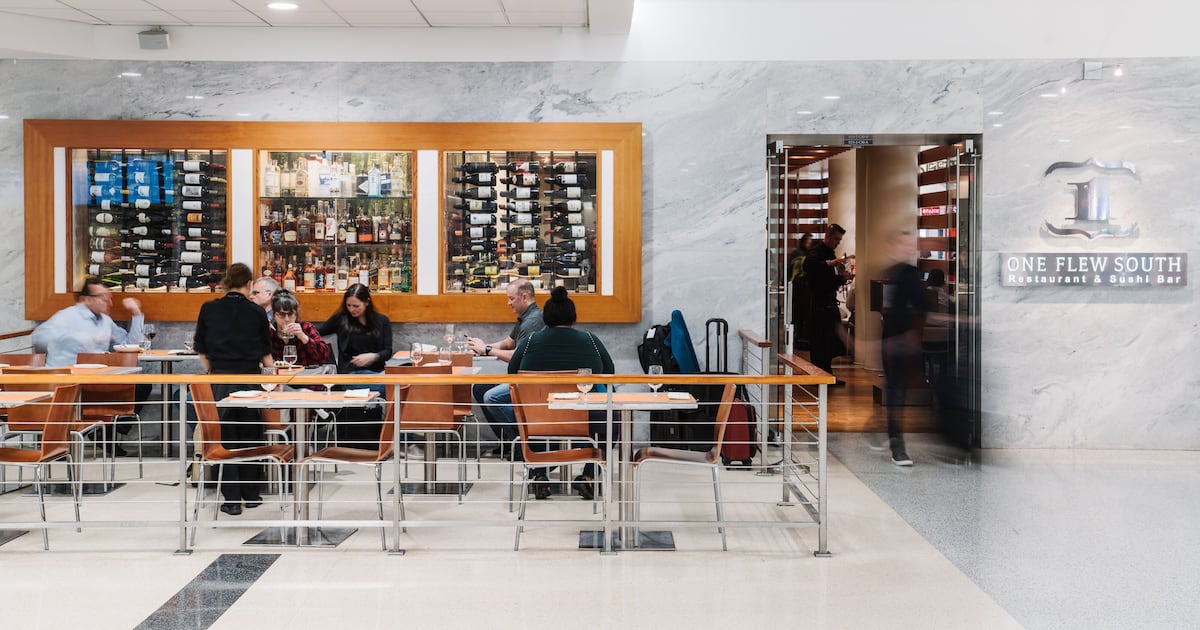 Holiday travel: Best places to eat and drink at Hartsfield-Jackson ...