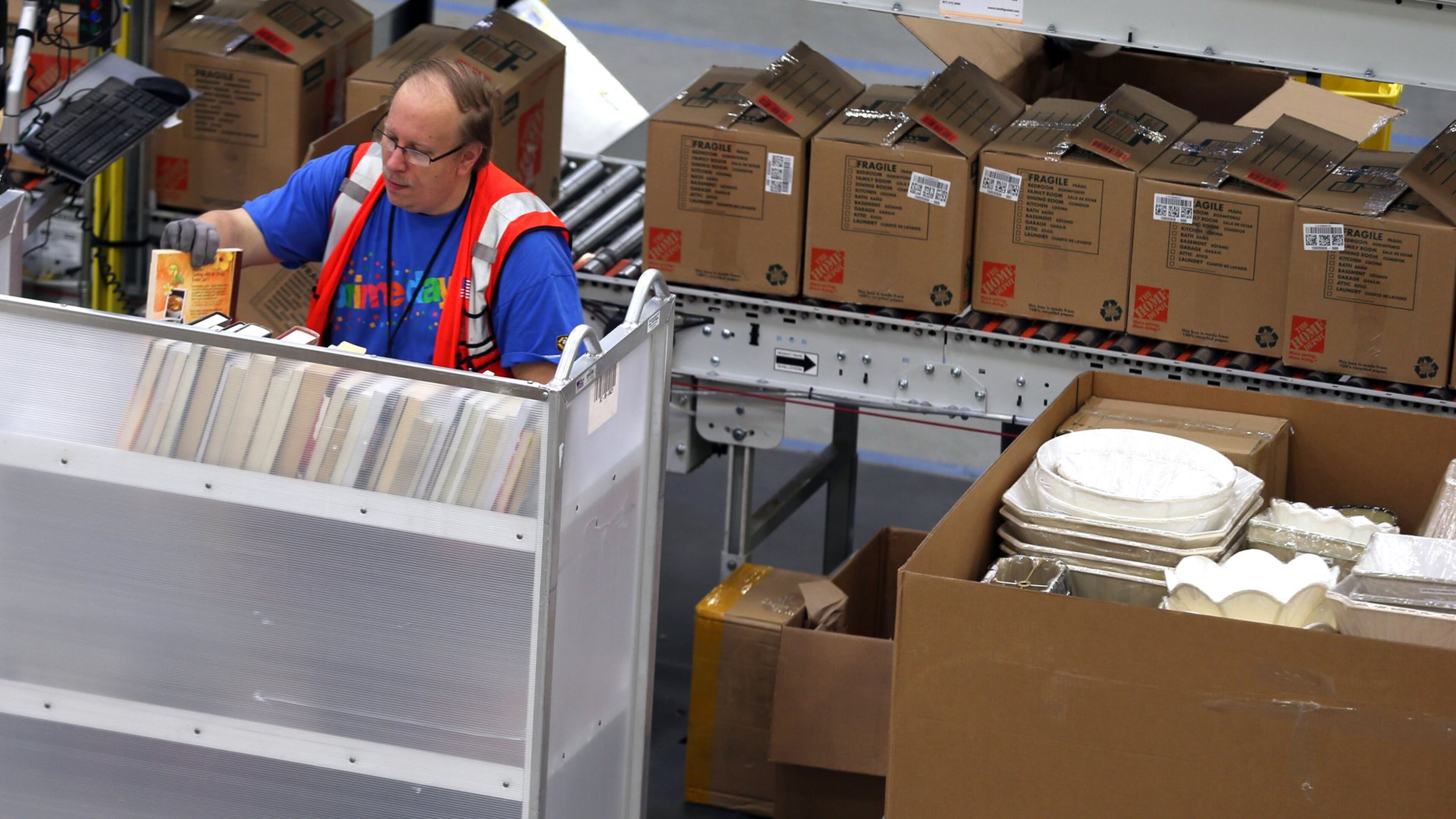 The Amazon Fulfillment Center in Kenosha, Wisc., on March 10, 2016. (Phil Velasquez/Chicago Tribune/TNS)