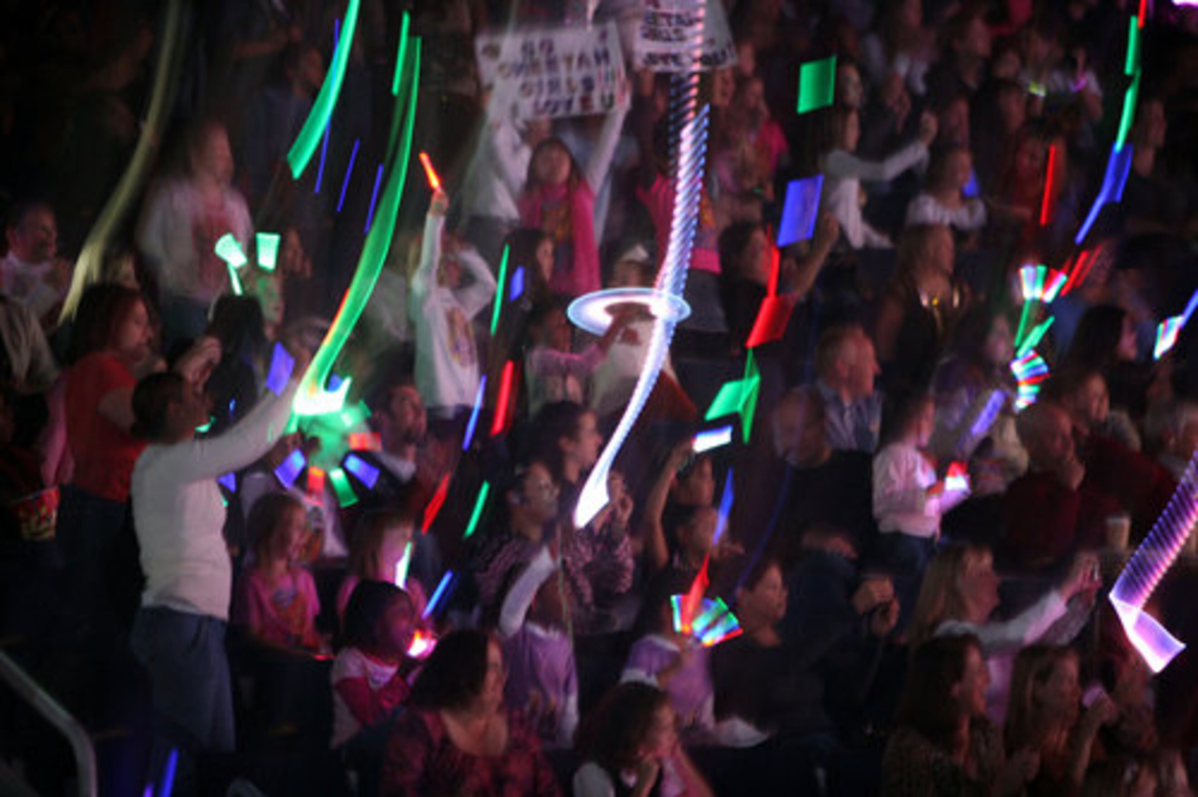 It seemed as if everyone in the Gwinnett Arena was waving a glow stick Thursday night.