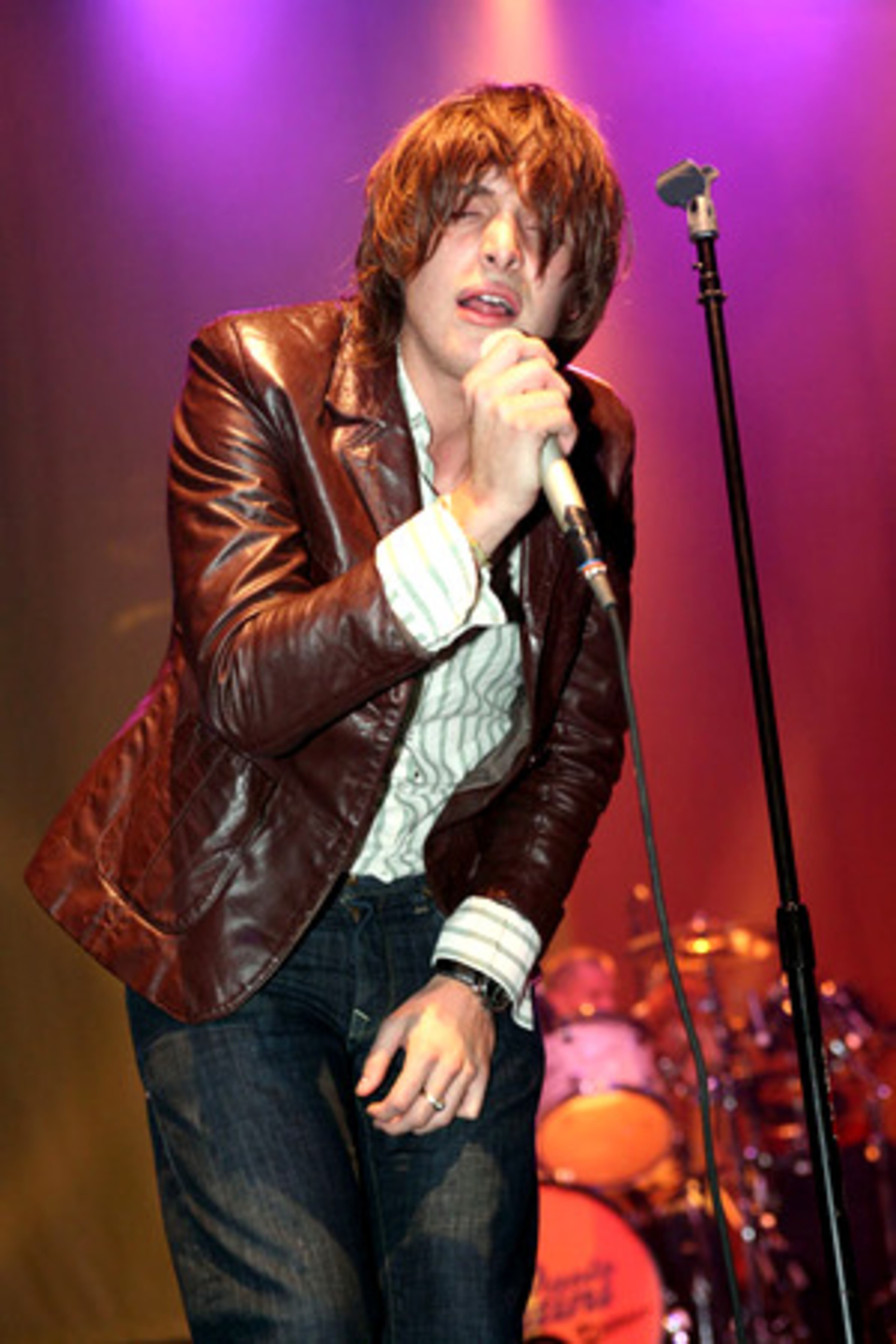 Paolo Nutini sings the hit 'New Shoes' Saturday night at the Tabernacle. In 2006 he supported the Rolling Stones in Vienna and has been invited to appear with them again.