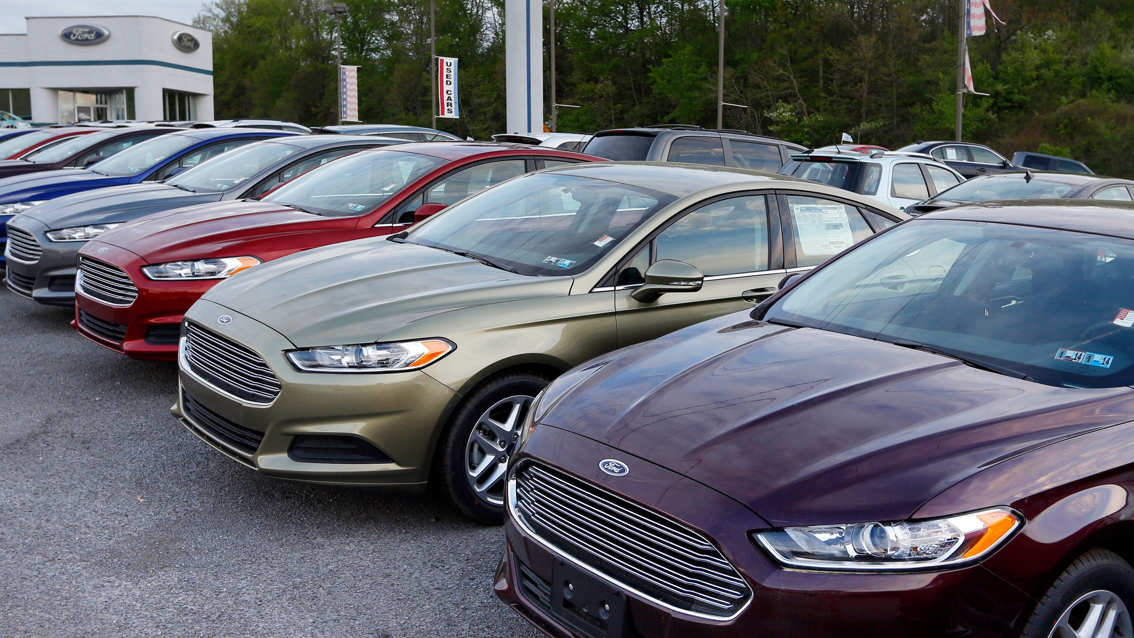 New Fusions on a Ford dealership lot in Pennsylvania.