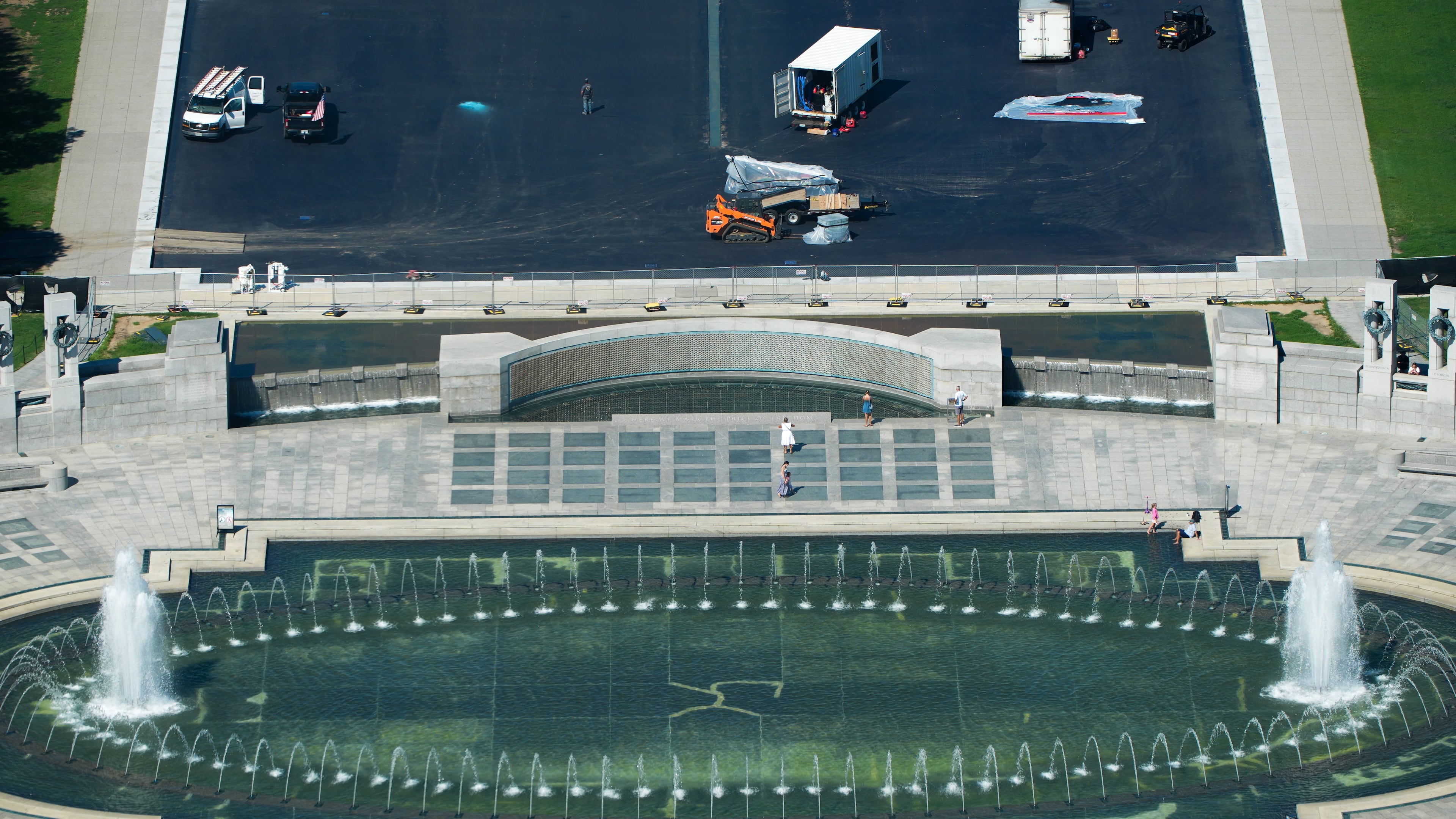 The World War II Memorial and the Lincoln Memorial Reflecting Pool are seen from the Washington Monument, Wednesday, Aug. 19, 2026, in Washington. (AP Photo/Alex Brandon)