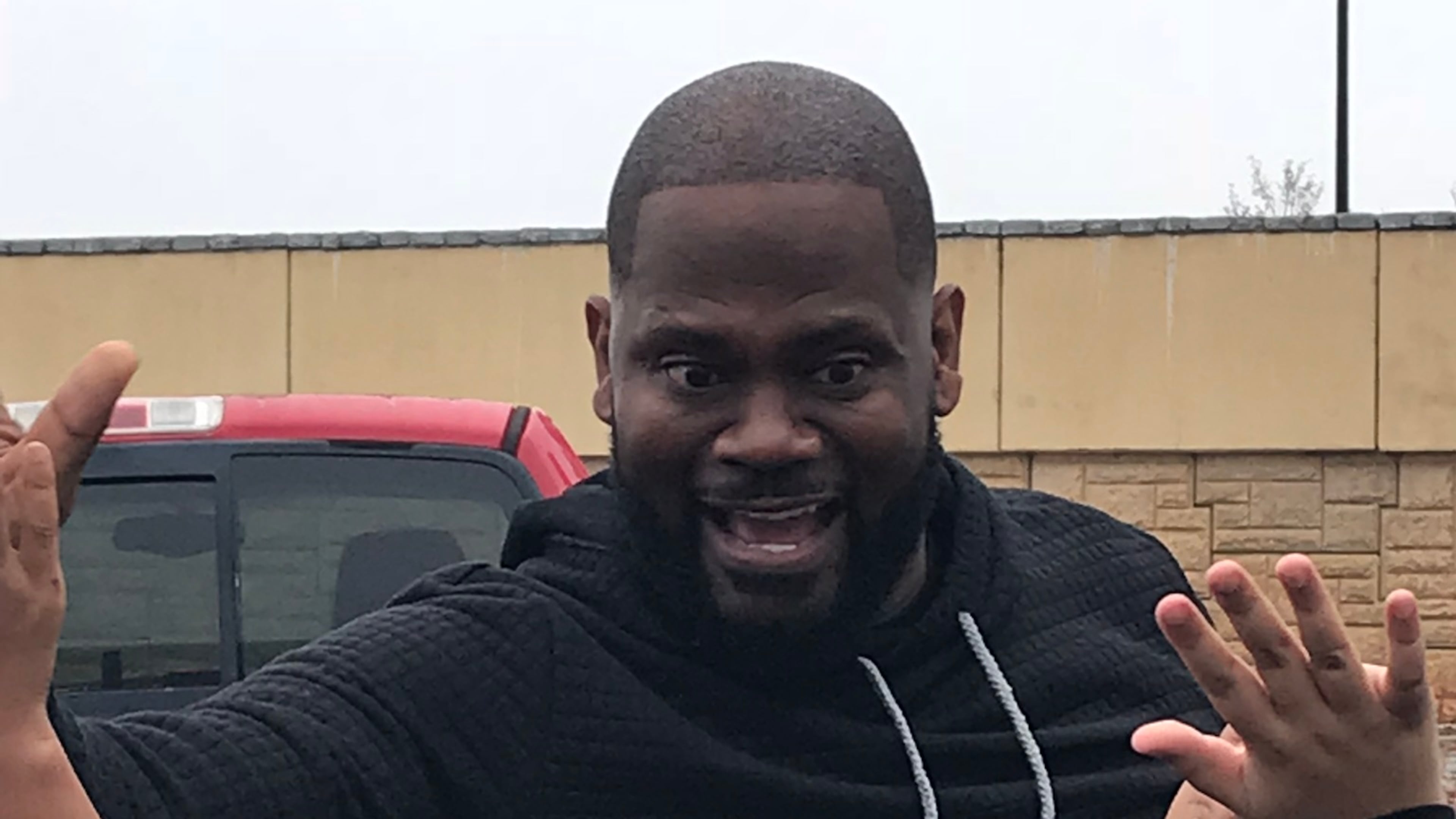 KD Bowe of Praise 102.5 at the Canathon. CREDIT: Rodney Ho/rho@ajc.com