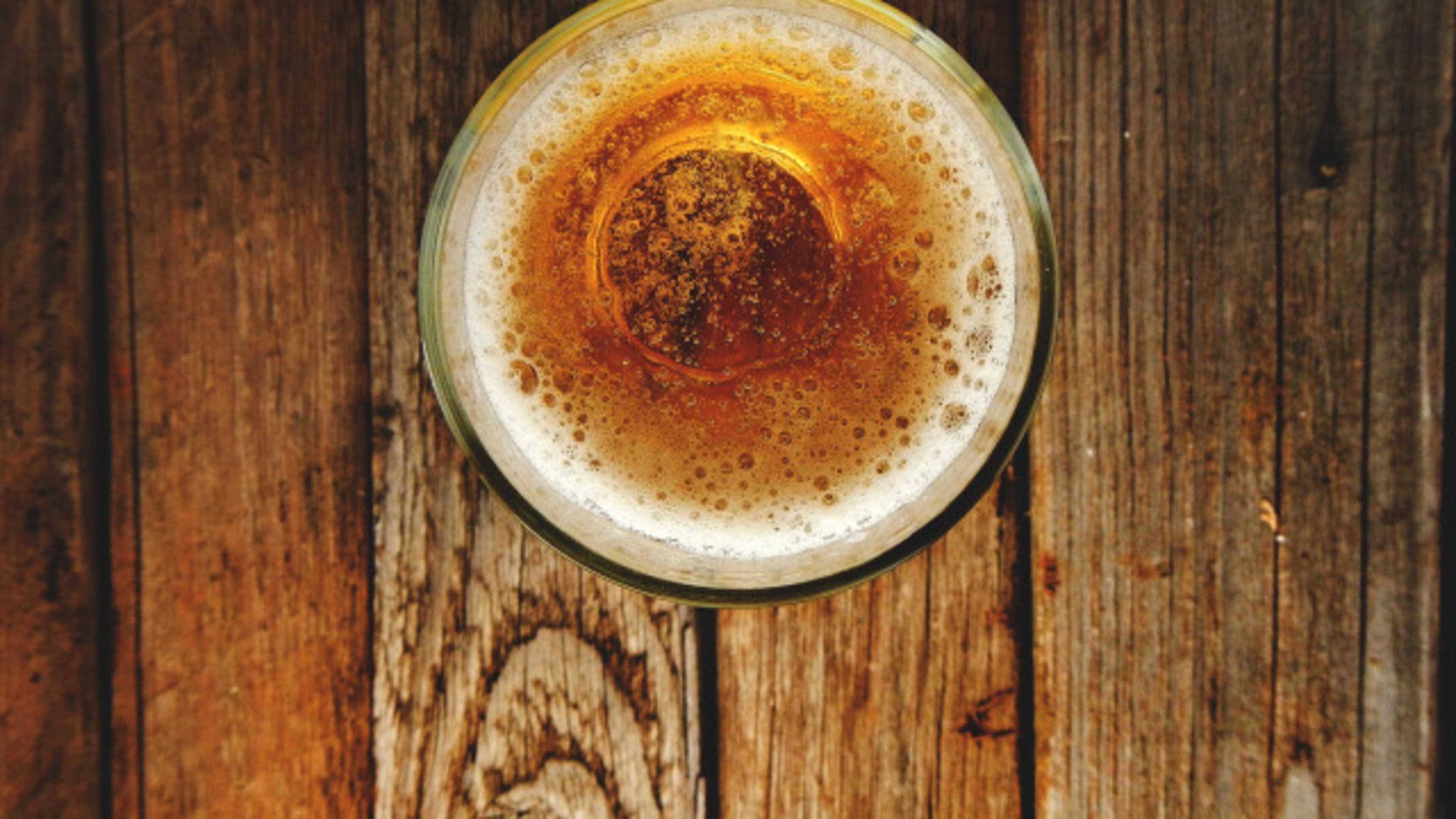 Canton will allow outdoor drinking in a downtown restaurant district after the City Council overrode a mayoral veto. AJC FILE