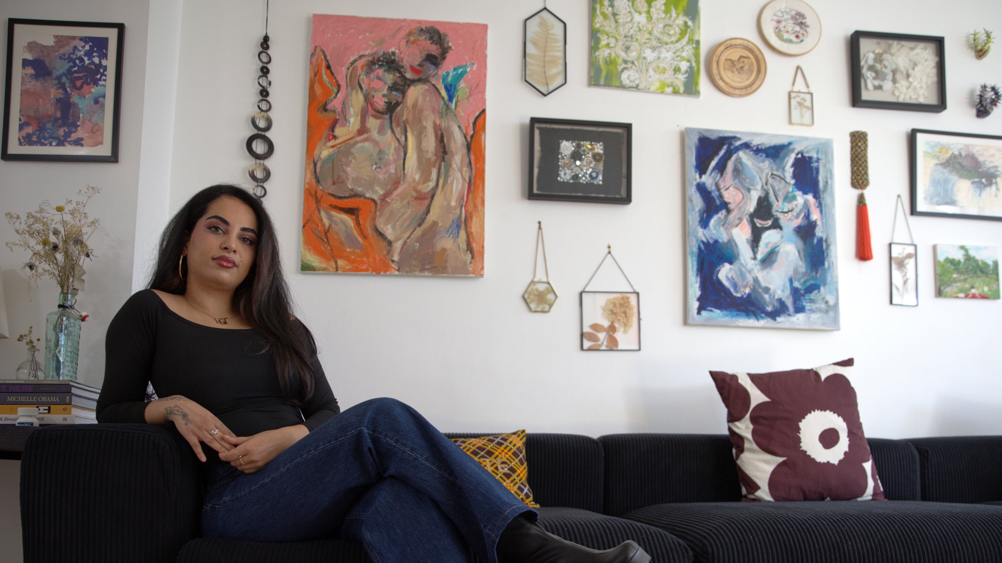 Ariana Afshar, one of many Iranian American content creators struggling to amplify the voices of Iranians amidst an internet blackout in Iran amidst the ongoing war, poses for a photo Monday, March 9, 2026, in New York. (AP Photo/Safiyah Riddle)