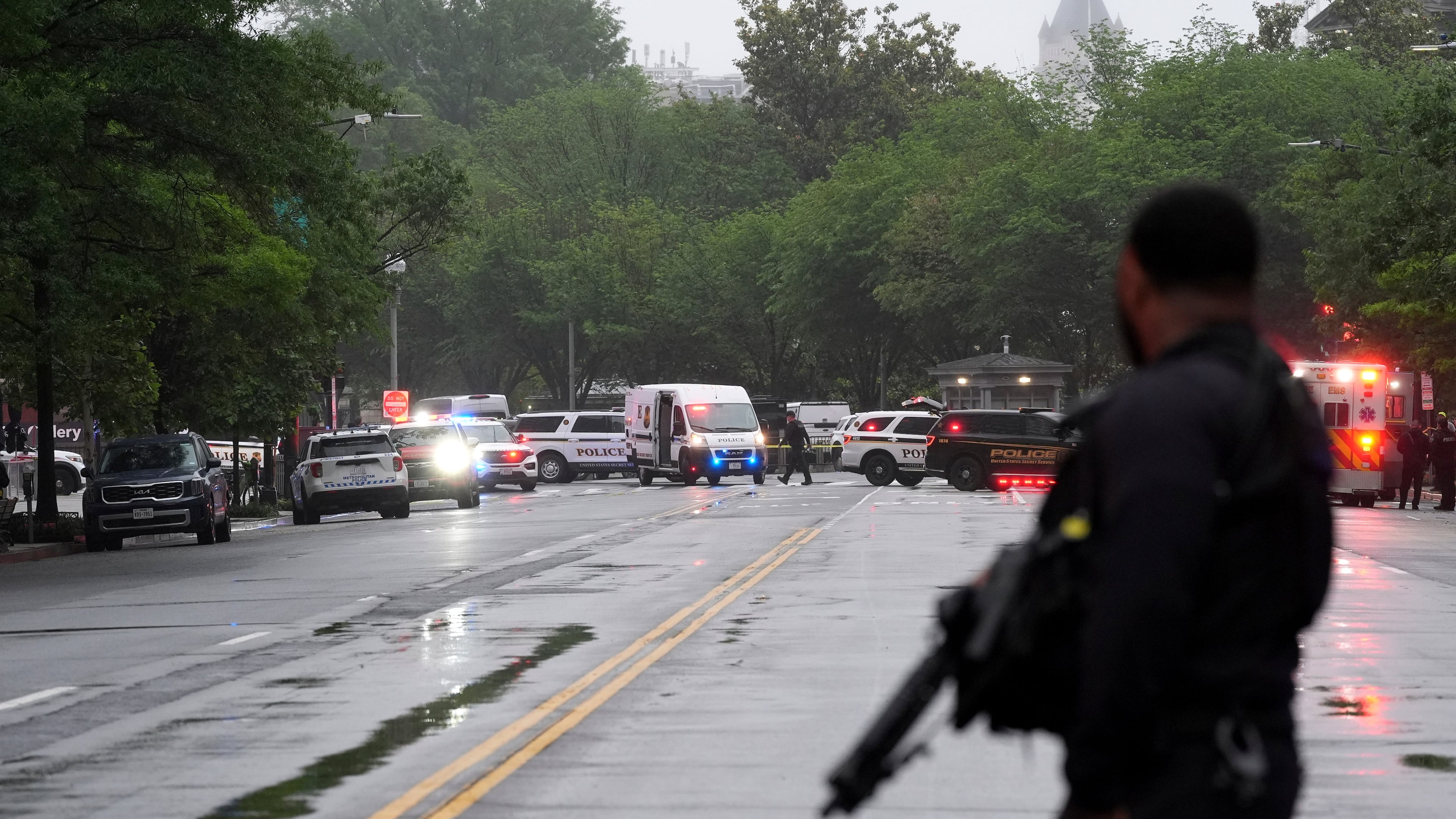 Police and members of the Secret Service block streets around the White House, Saturday, May 23, 2026, in Washington. (AP Photo/Alex Brandon)