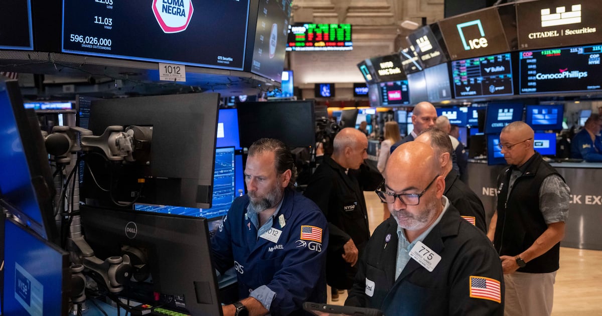 US stocks rise back towards records as AI companies report strong profits