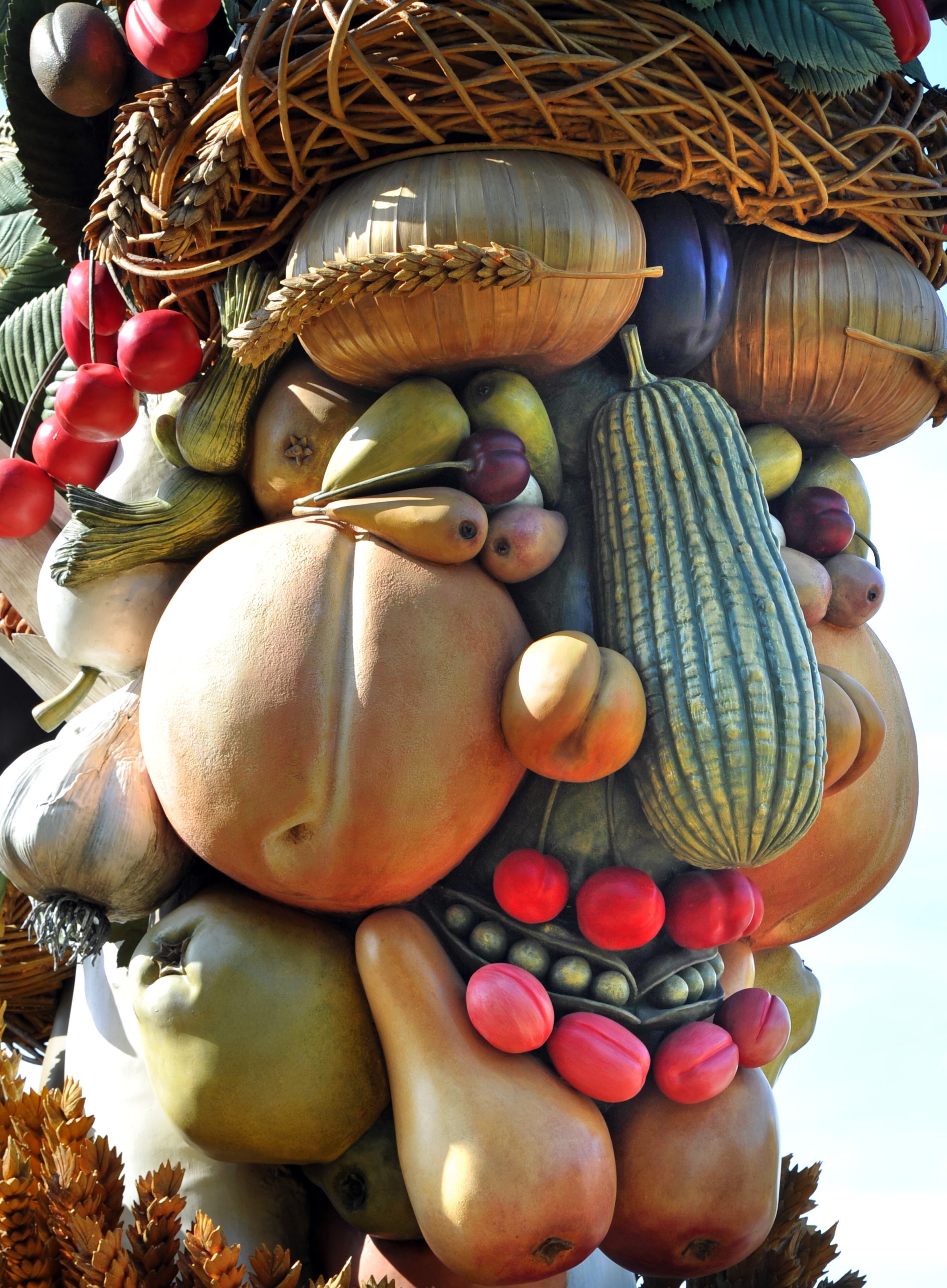 Summer from "Four Seasons" exhibit on the Great Lawn at the Atlanta Botanical Garden, on Thursday, May 1, 2014. HYOSUB SHIN / HSHIN@AJC.COM