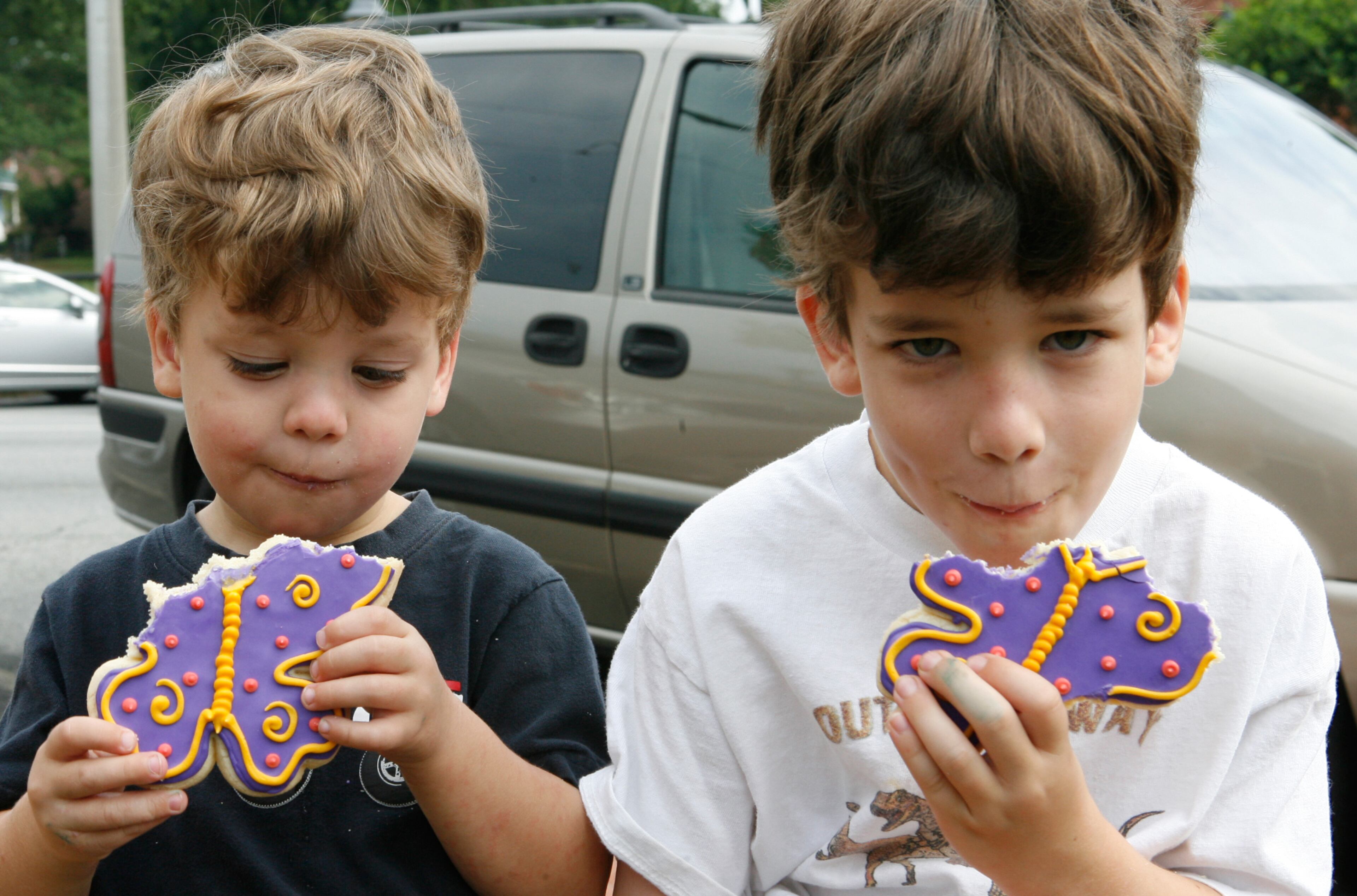 Lawrenceville Farmers Market: You’ll find this market in a new location this year as it moves back to downtown Lawrenceville. In addition to large farms selling produce, a section of the market is reserved for backyard growers. Other vendors offer baked goods, jams and jellies, beef jerky and spice blends. Some farm crafts like handmade baskets also can be found. 8 a.m.-noon Saturdays June 1-Sept. 7. 153 E. Crogran St., Lawrenceville. www.lawrencevillefarmersmarket.com.