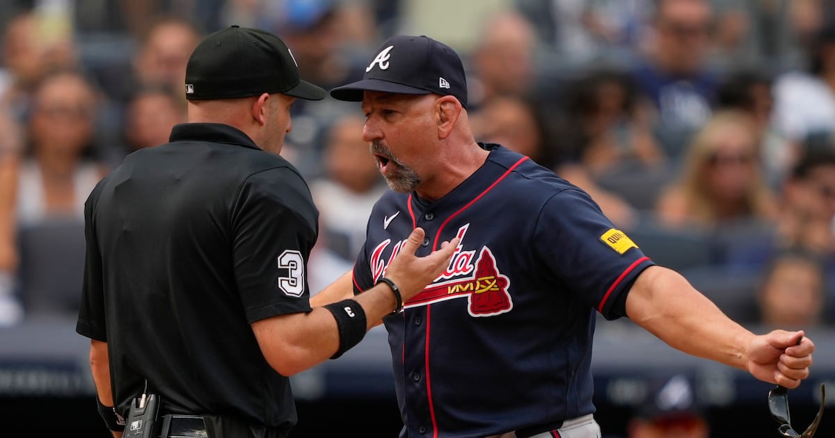 Sale's balk turning point of Braves' loss to Yankees