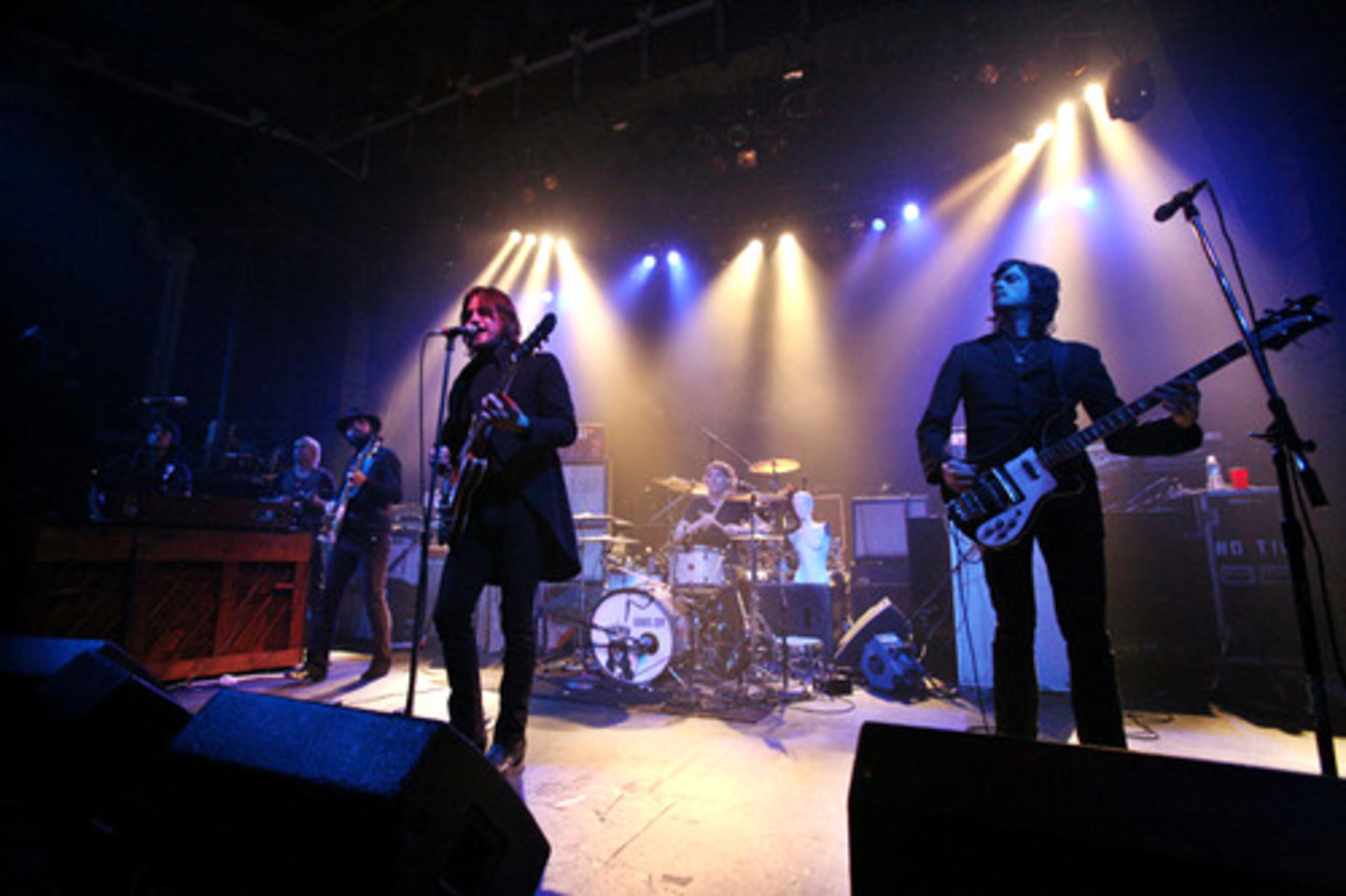 Louis XIV consist of Jason Hill (vocals, bass, guitar), Brian Karscig (vocals, guitar, bass, keyboard), Mark Maigaard (drums) and James Armbrust on bass.