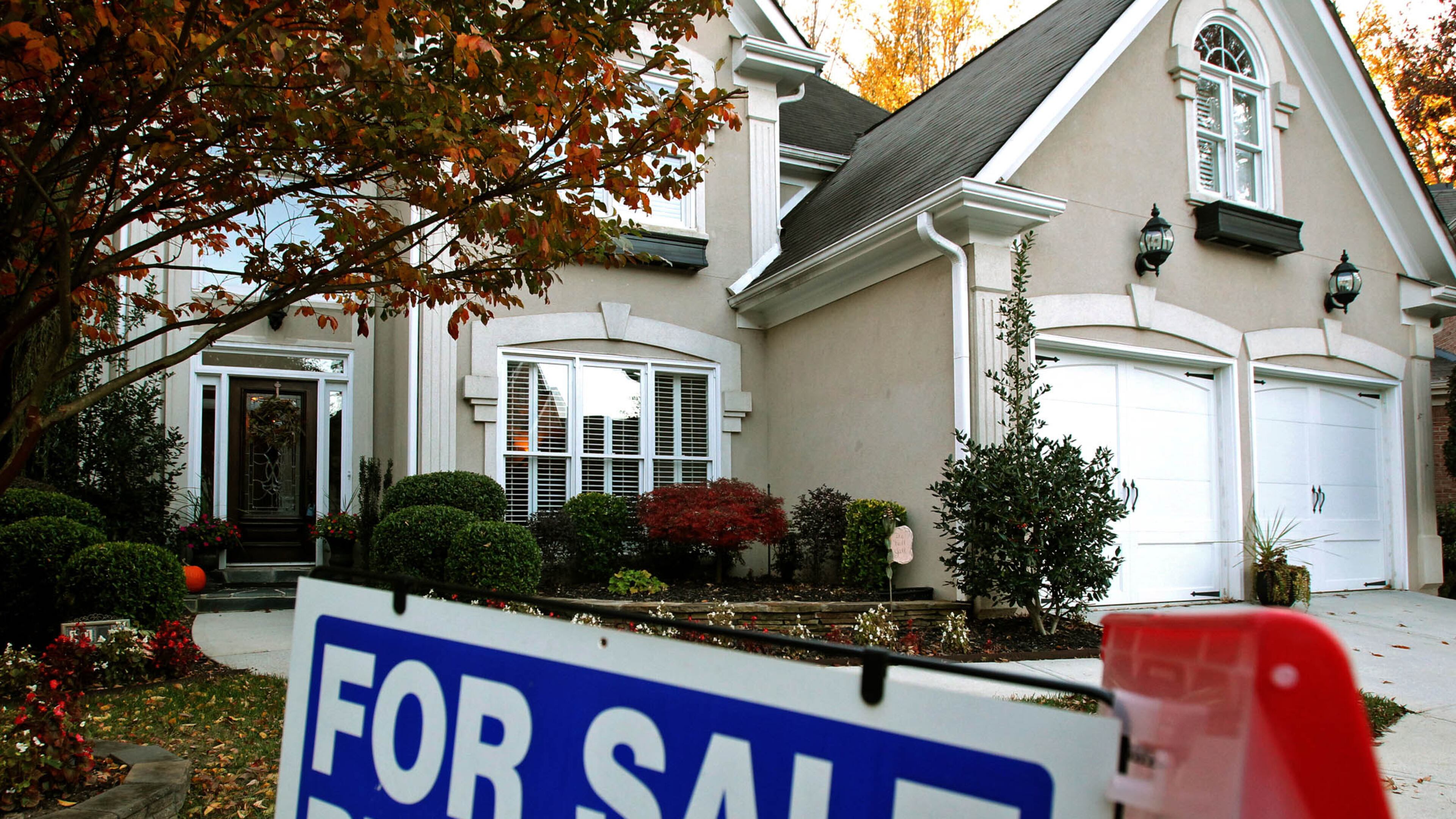 Sellers have the advantage: lots of demand, not many homes for sale. Sometimes that means the sellers get their asking price. Sometimes would-be buyers bid against each other and the sellers do even better. Jason Getz jgetz@ajc.com