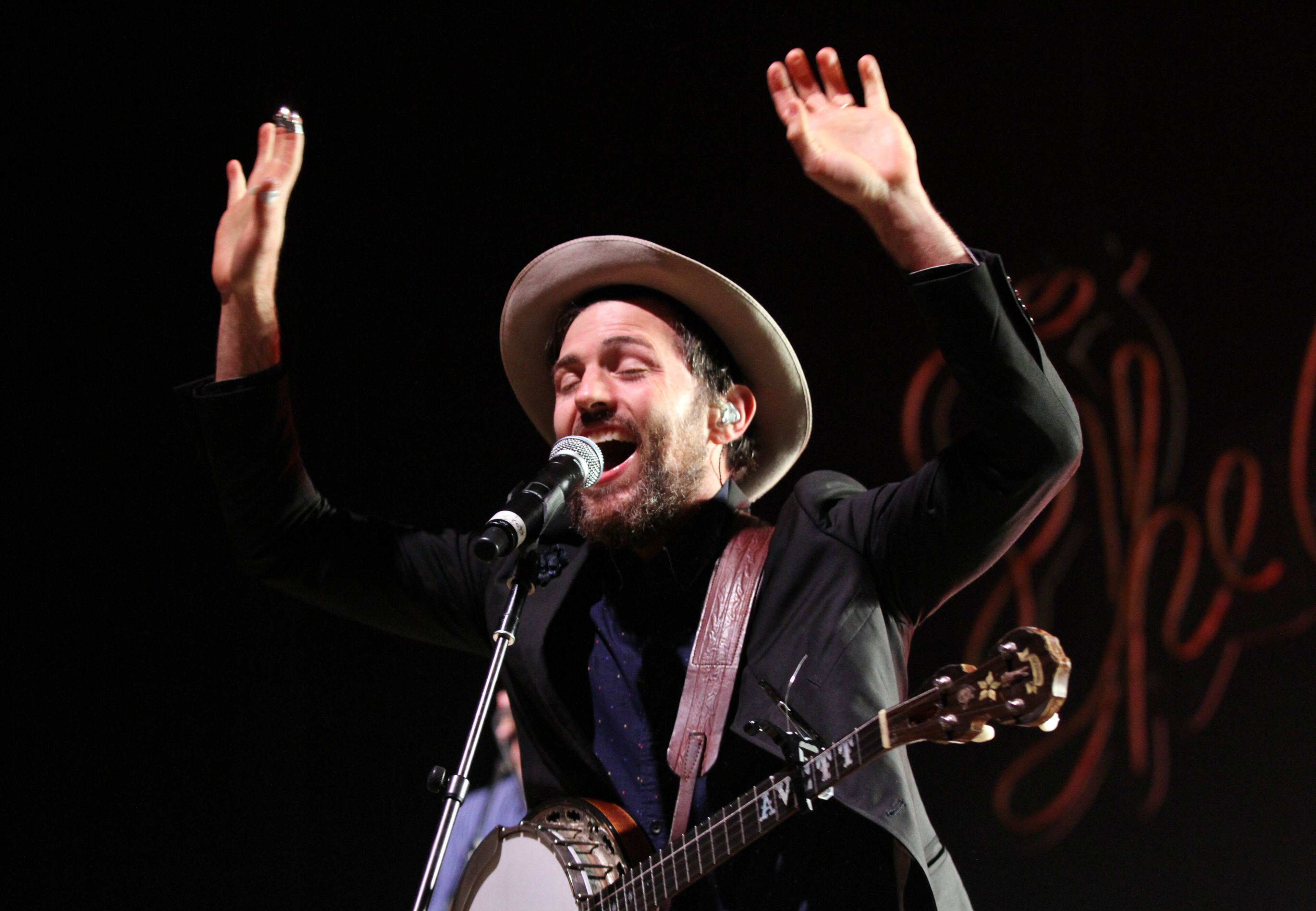 Scott Avett leads a revival. Photo: Robb Cohen Photography & Video /RobbsPhotos.com