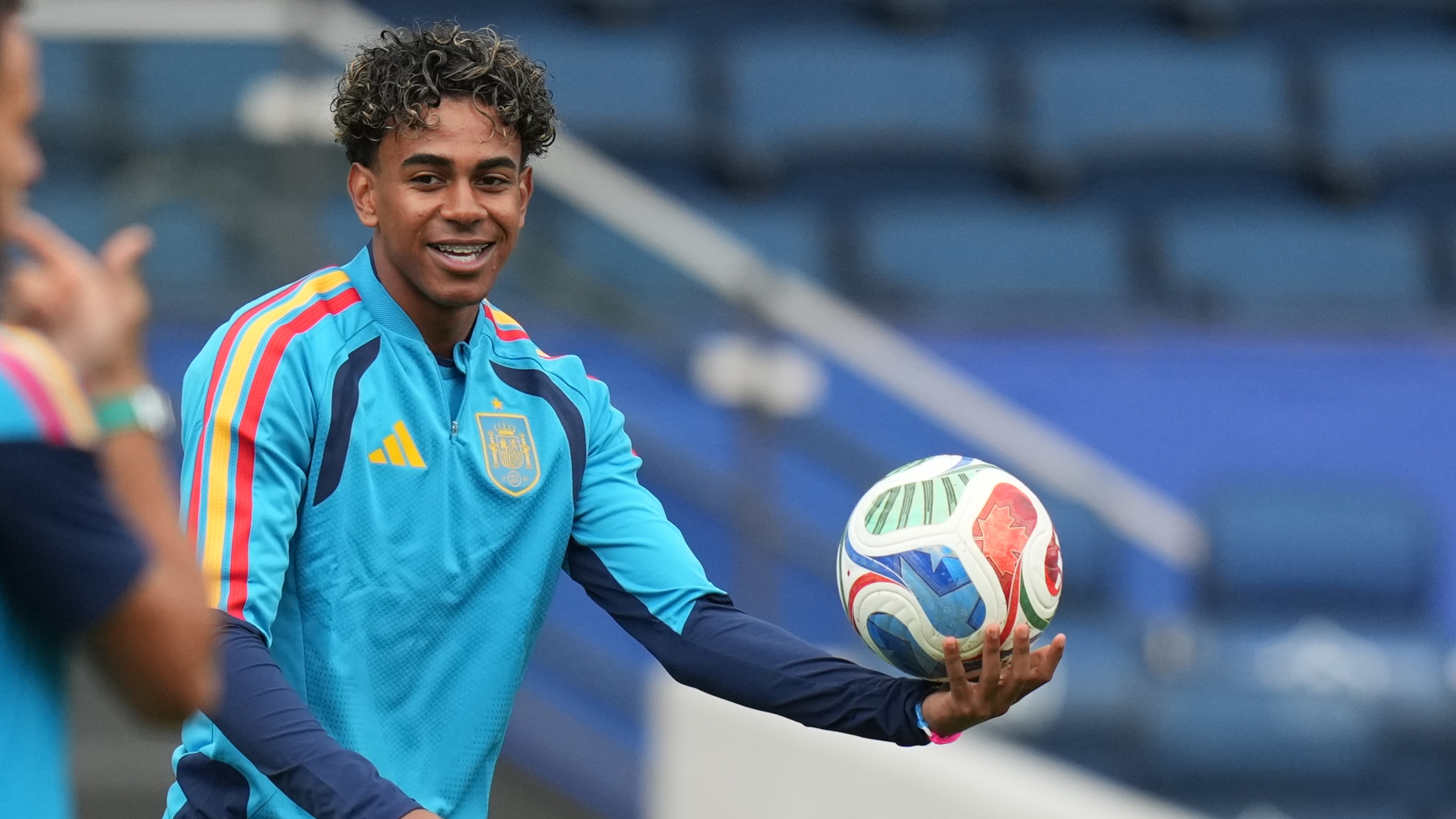 Spain's Lamine Yamal attends training session ahead of a FIFA World Cup round of 32 soccer match against Austria in Carson, Calif., Wednesday, July 1, 2026. (AP Photo/Andre Penner)