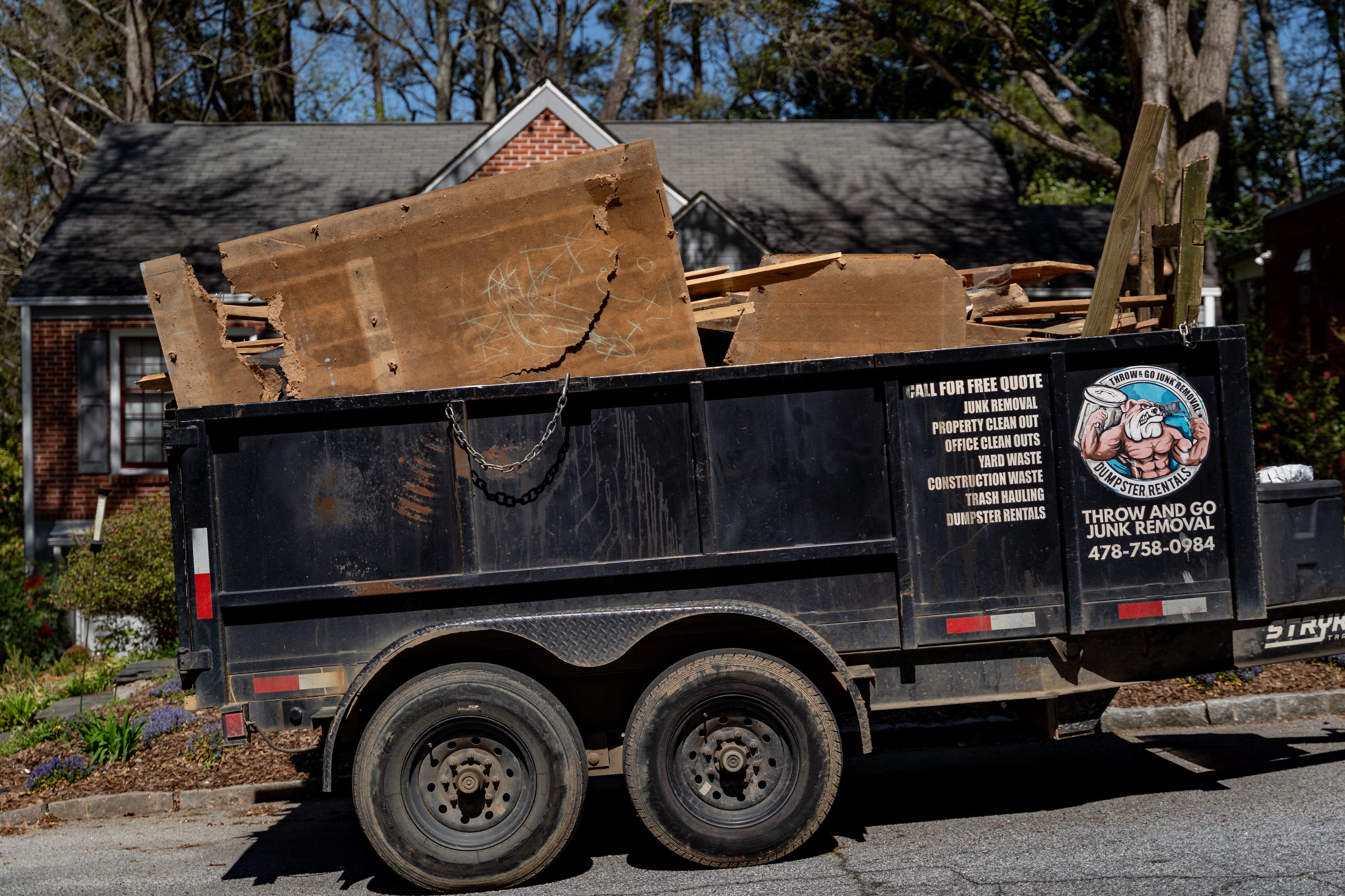 The remains of the treehouse are seen on Garden Lane in Decatur. Ben Hendren for The Atlanta Journal-Constitution