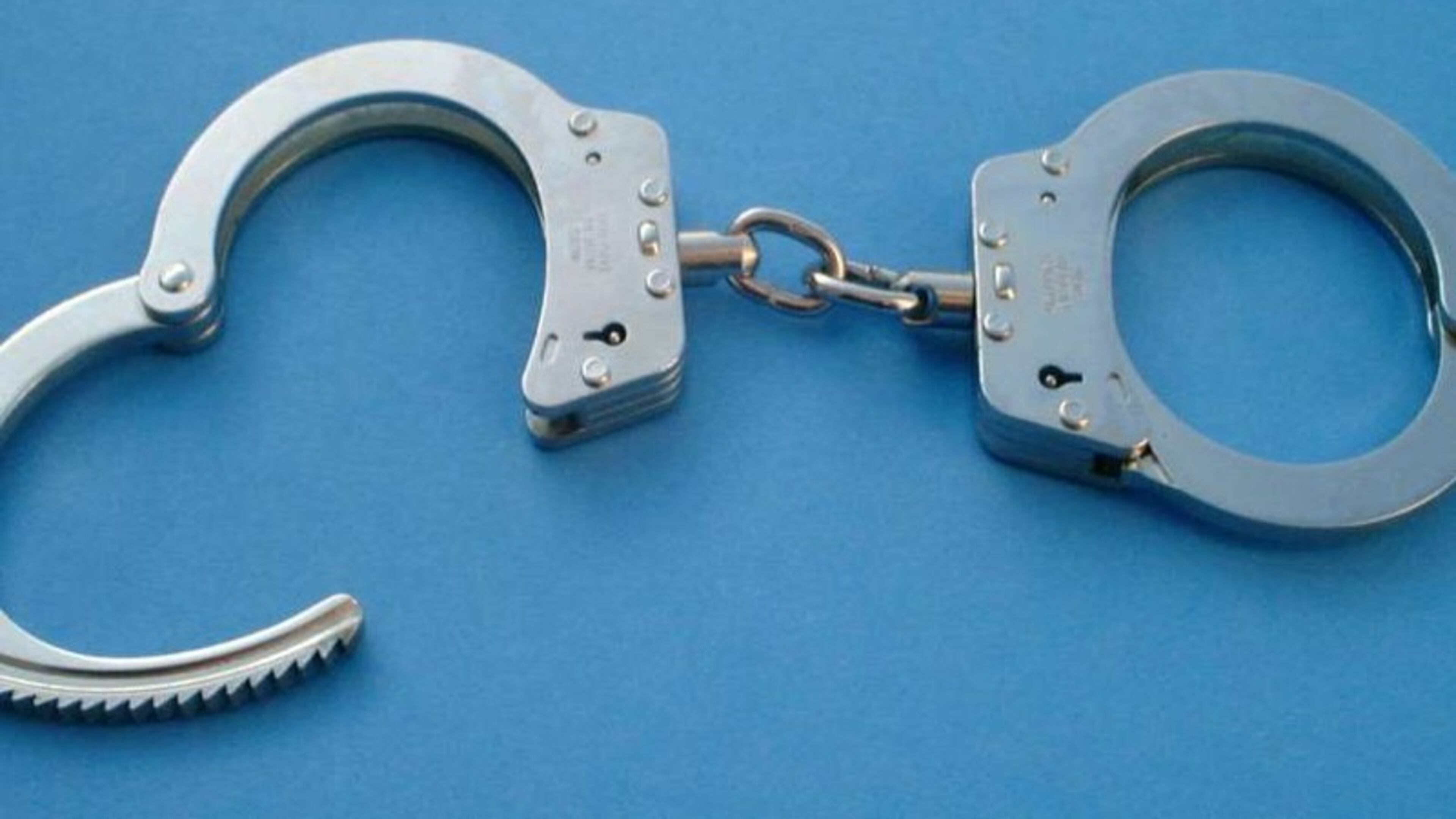 A Mableton man wanted for assault led police on a chase Thursday on I-75, authorities said.