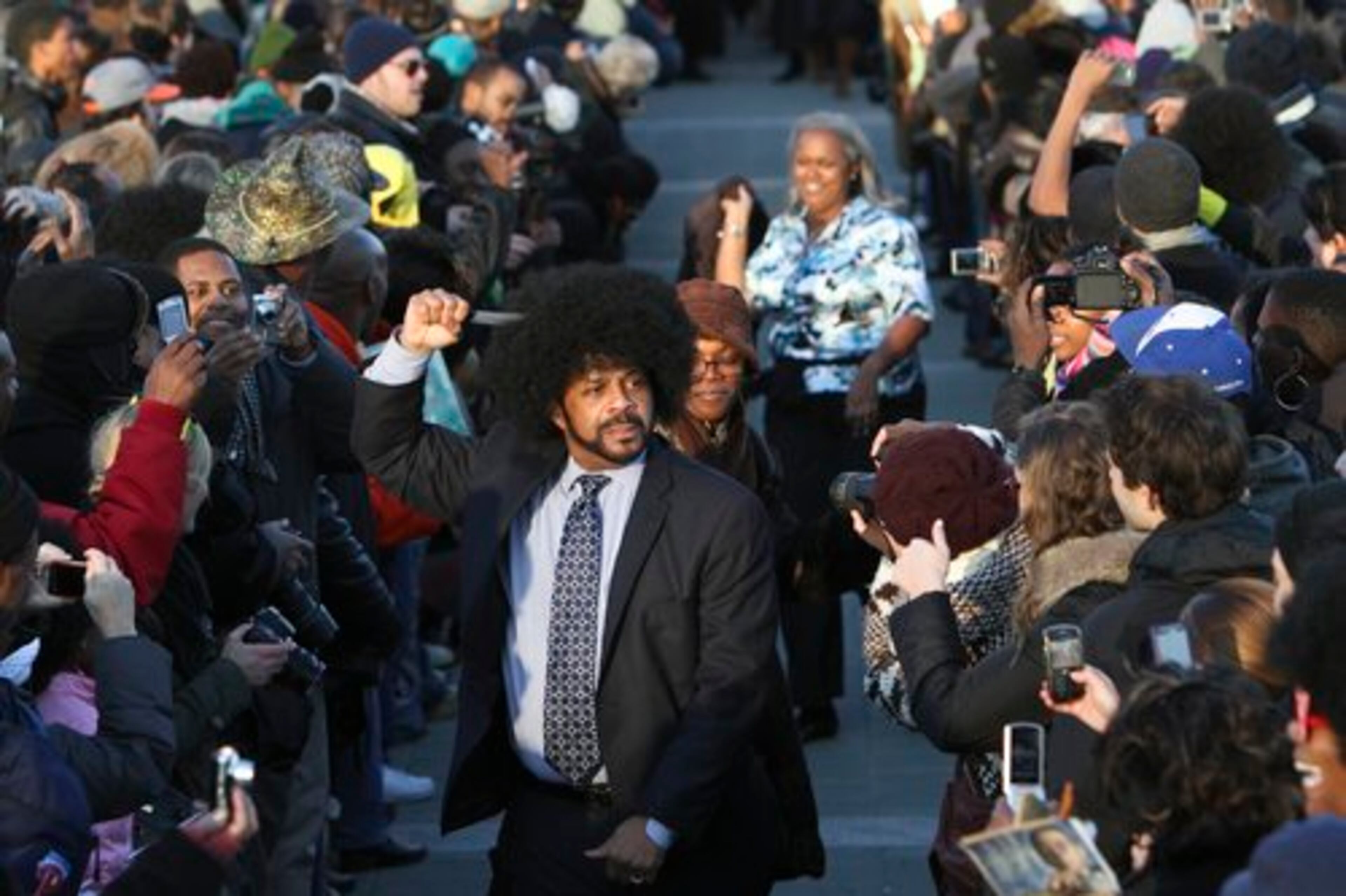 The event also allowed people to sign a giant card for Whitney Houstonâ¿¿s family offering condolences on her death.